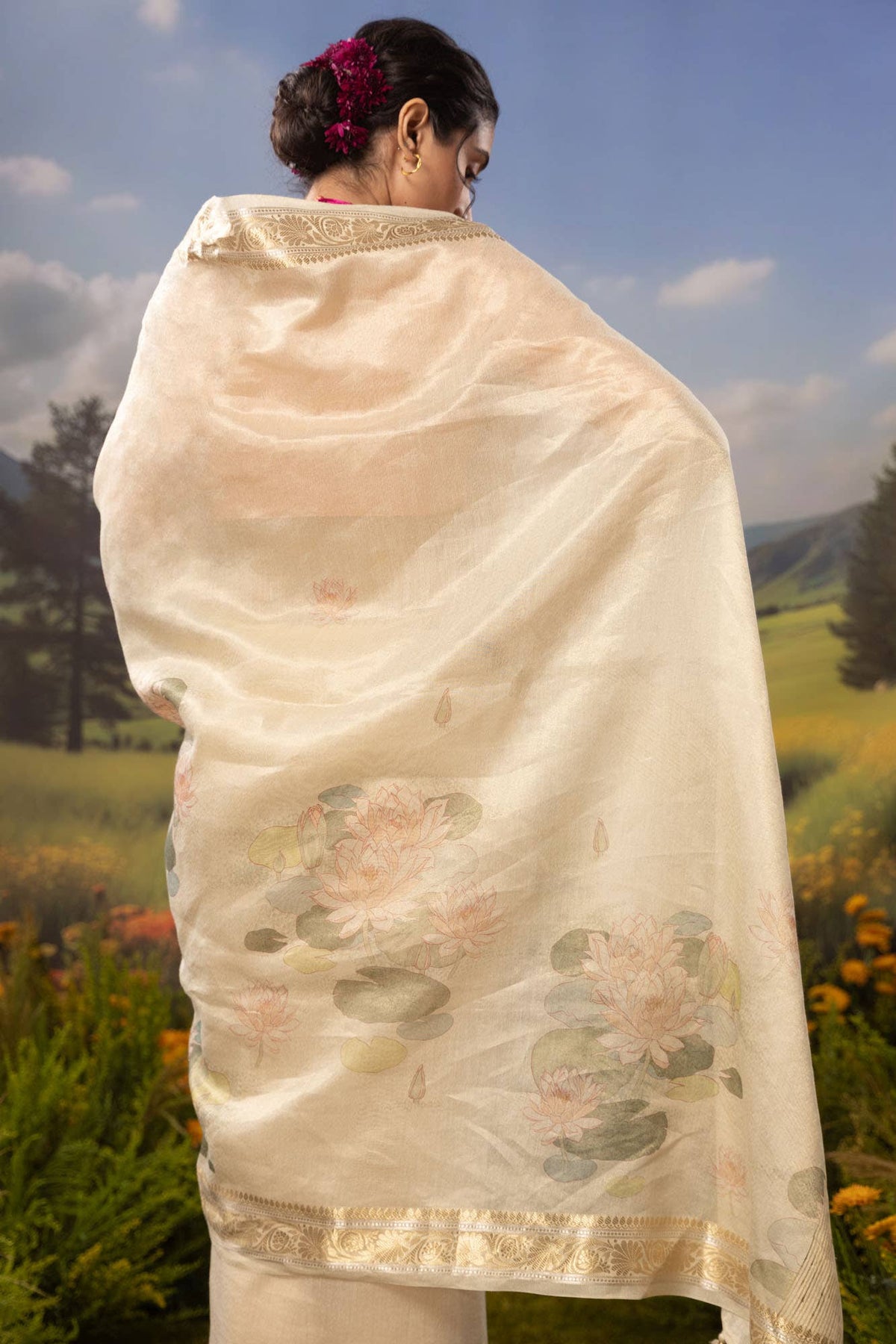 Song of Water Lilies-Beige Cotton Tissue Saree