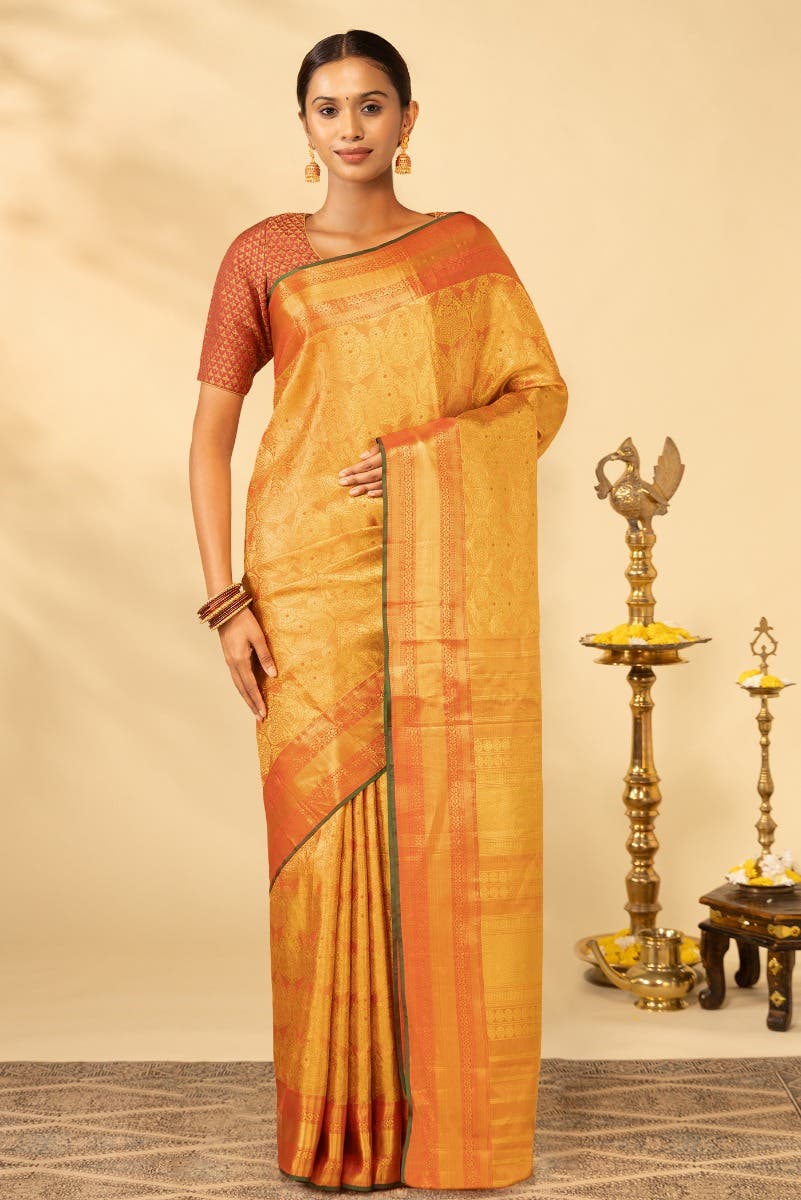 Inakili-Red Kanchipuram Silk Saree