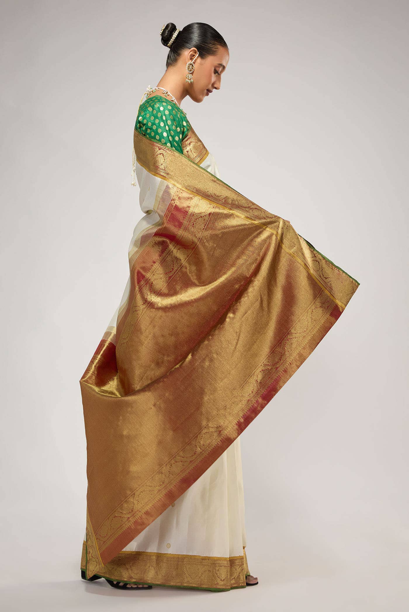 Suvarna-Pure Silk Pure Gold Zari Off White Kanchipuram Saree