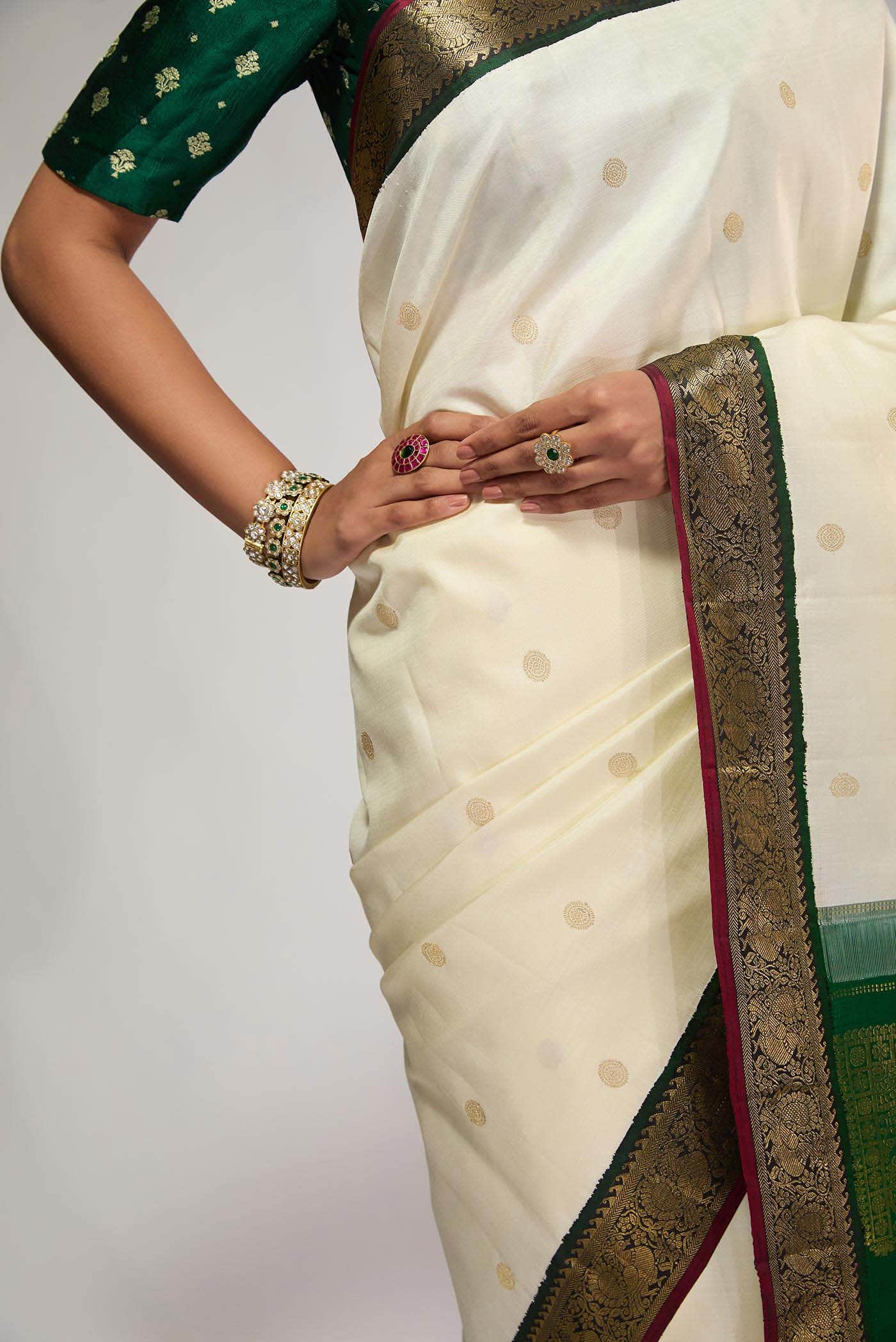 Dvisha-Pure Silk Pure Gold Zari Off White Kanchipuram Saree