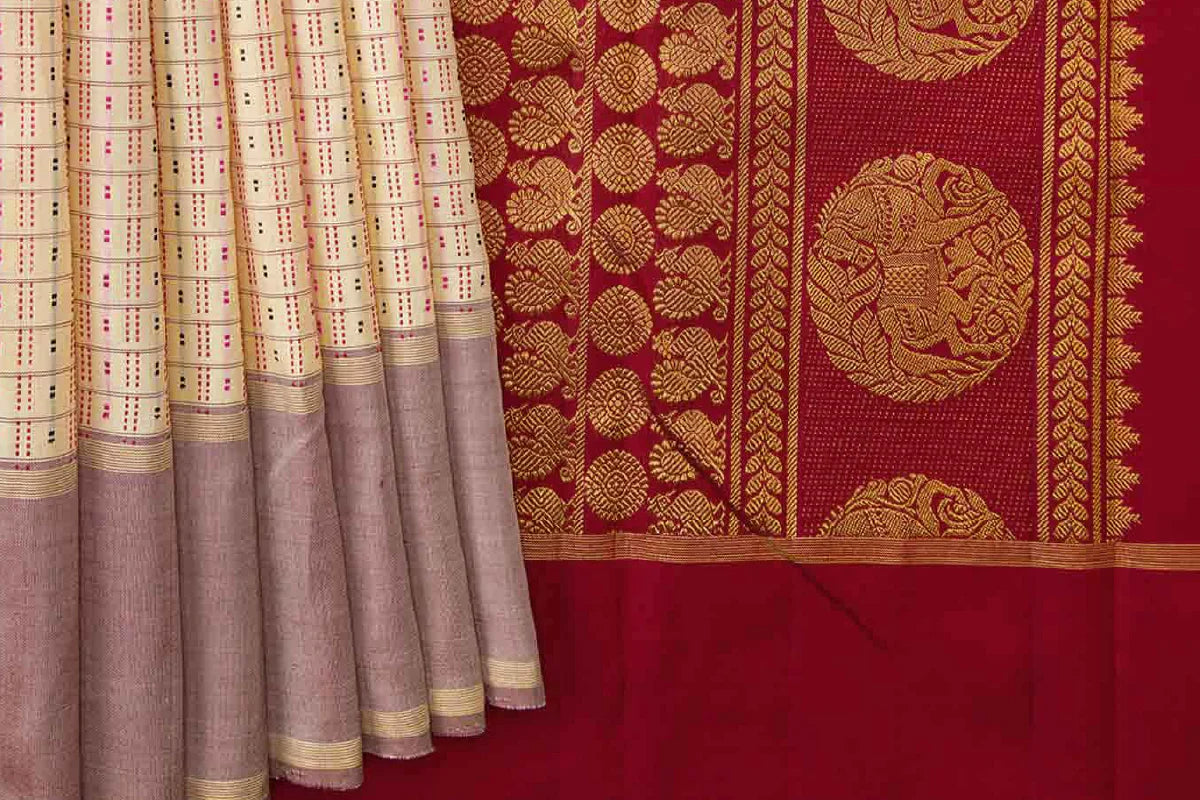 Choose the colour of your Saree