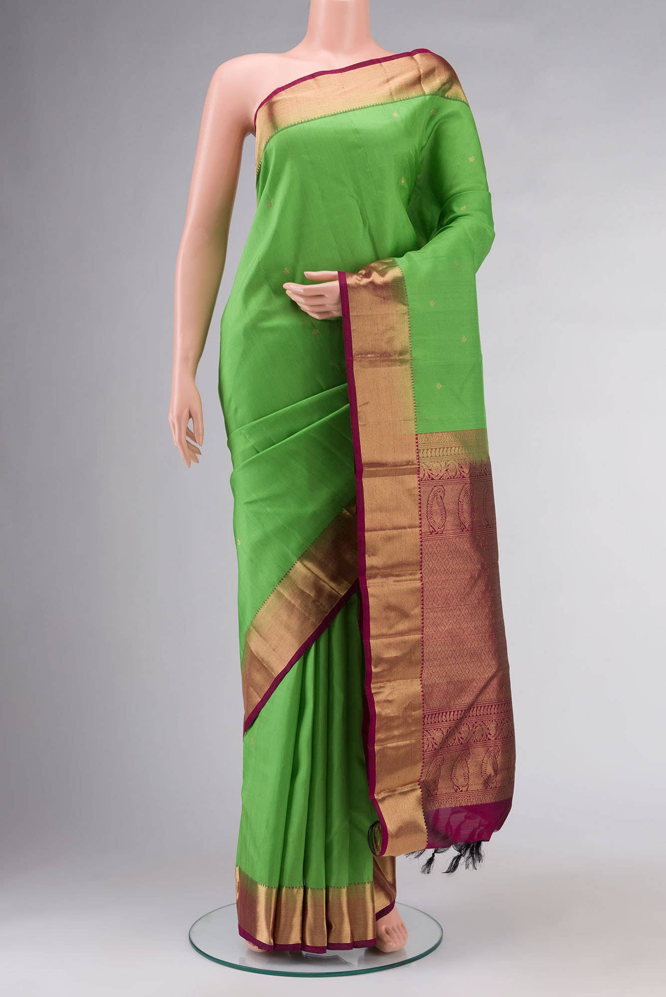 Parrot Green Kanchipuram Silk Saree