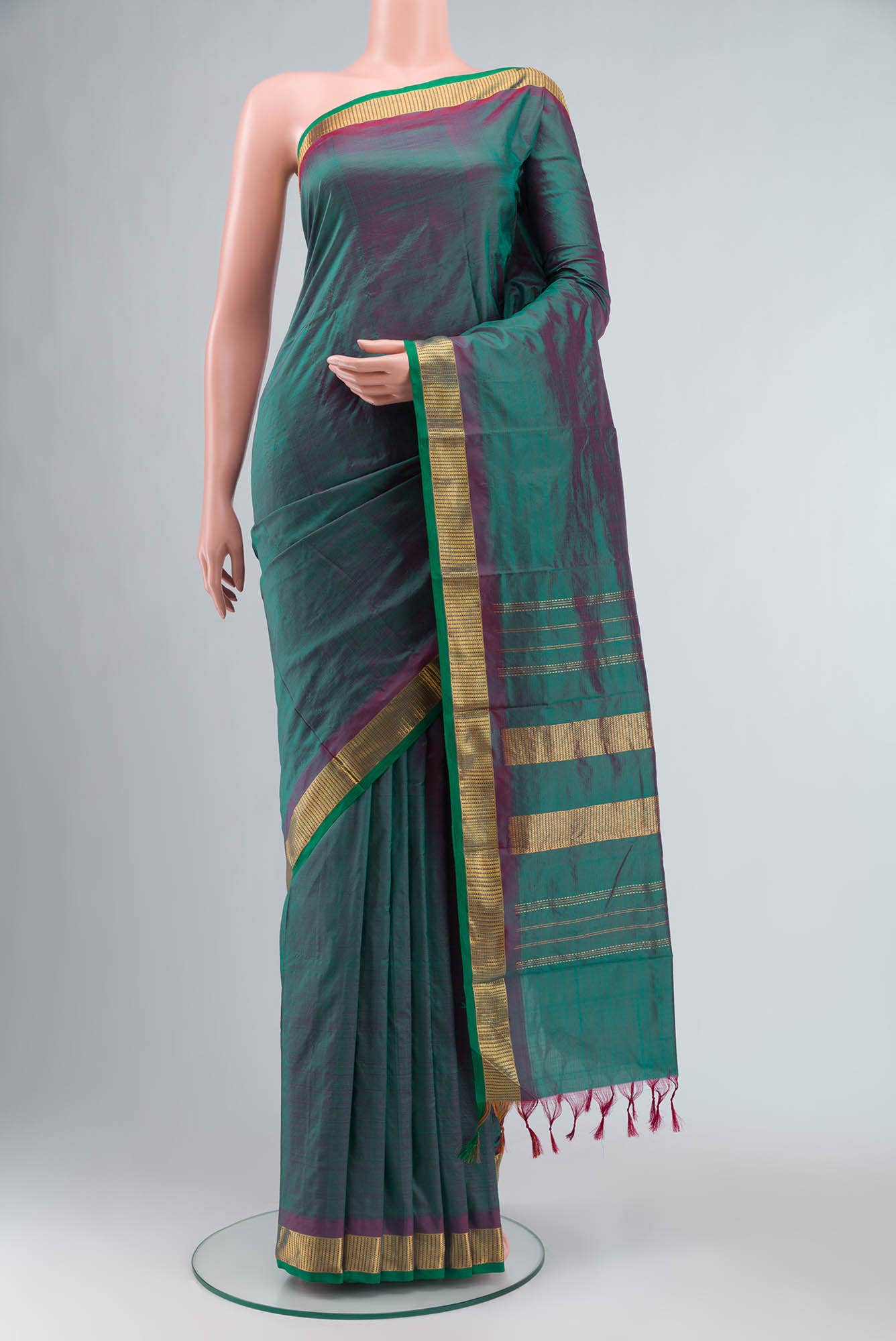 Green with Maroon Dual Tone Kanchipuram Silk Saree