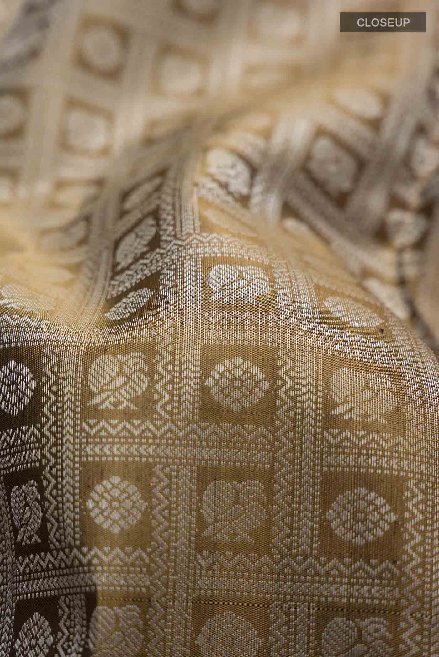 Mehandi Green Kanchipuram Silk Saree