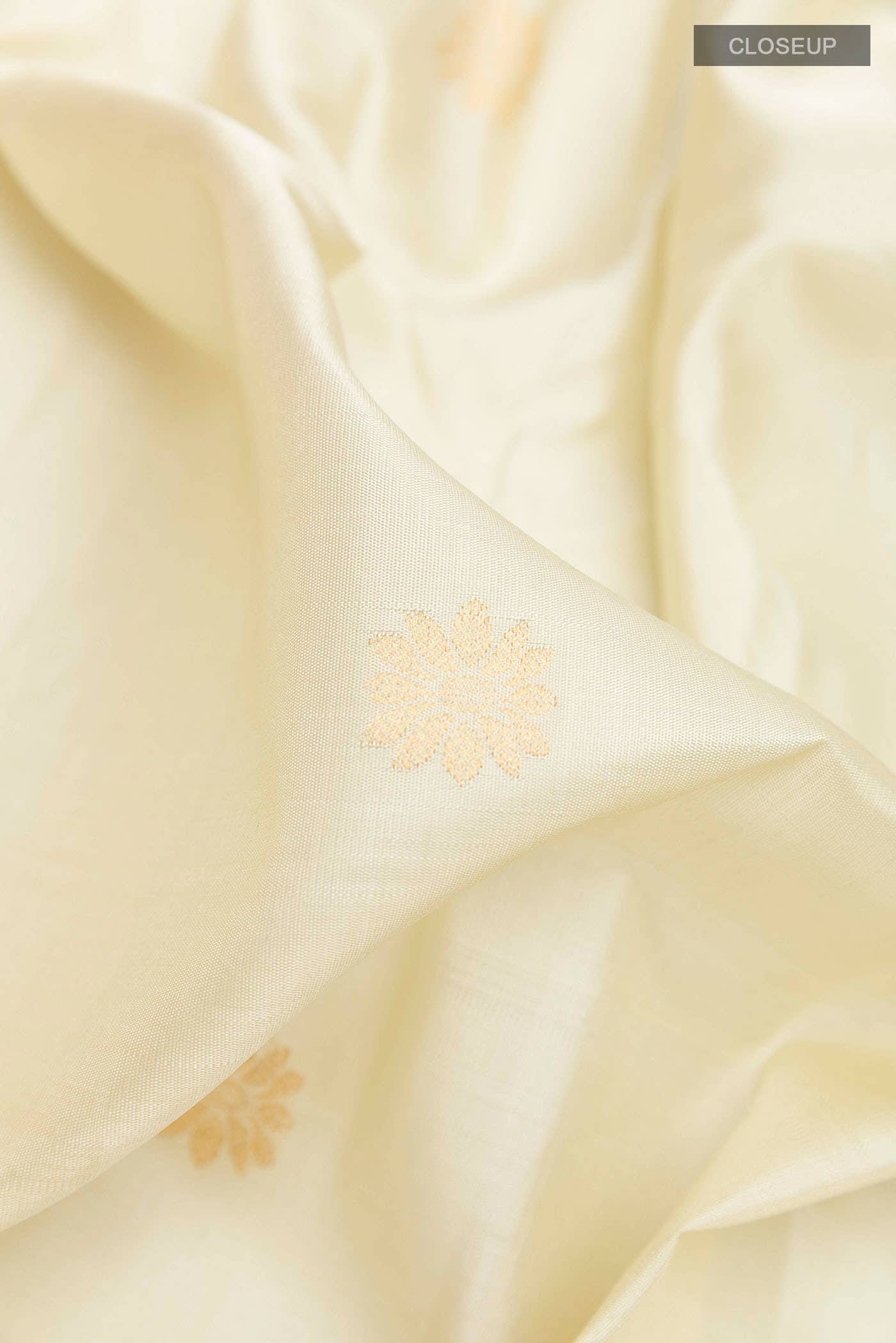 Off White Gadwal Silk Saree