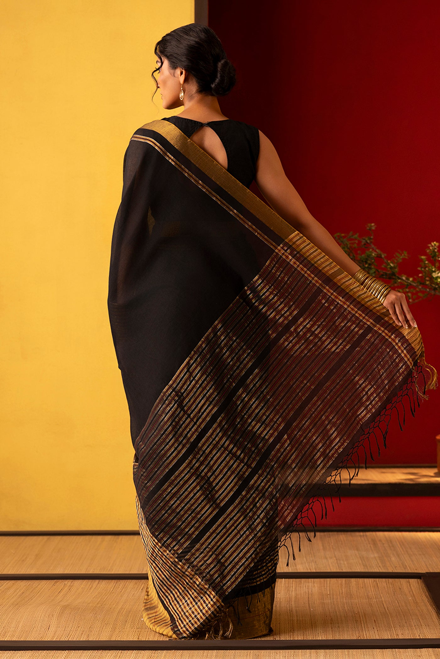 Surahi-Black Cotton Saree