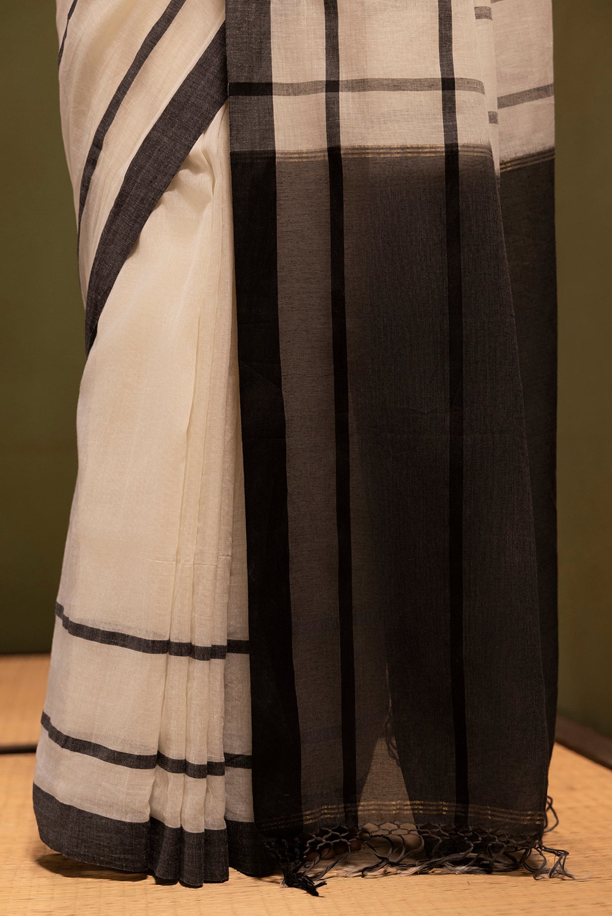 Chhaya-Off White Cotton Saree