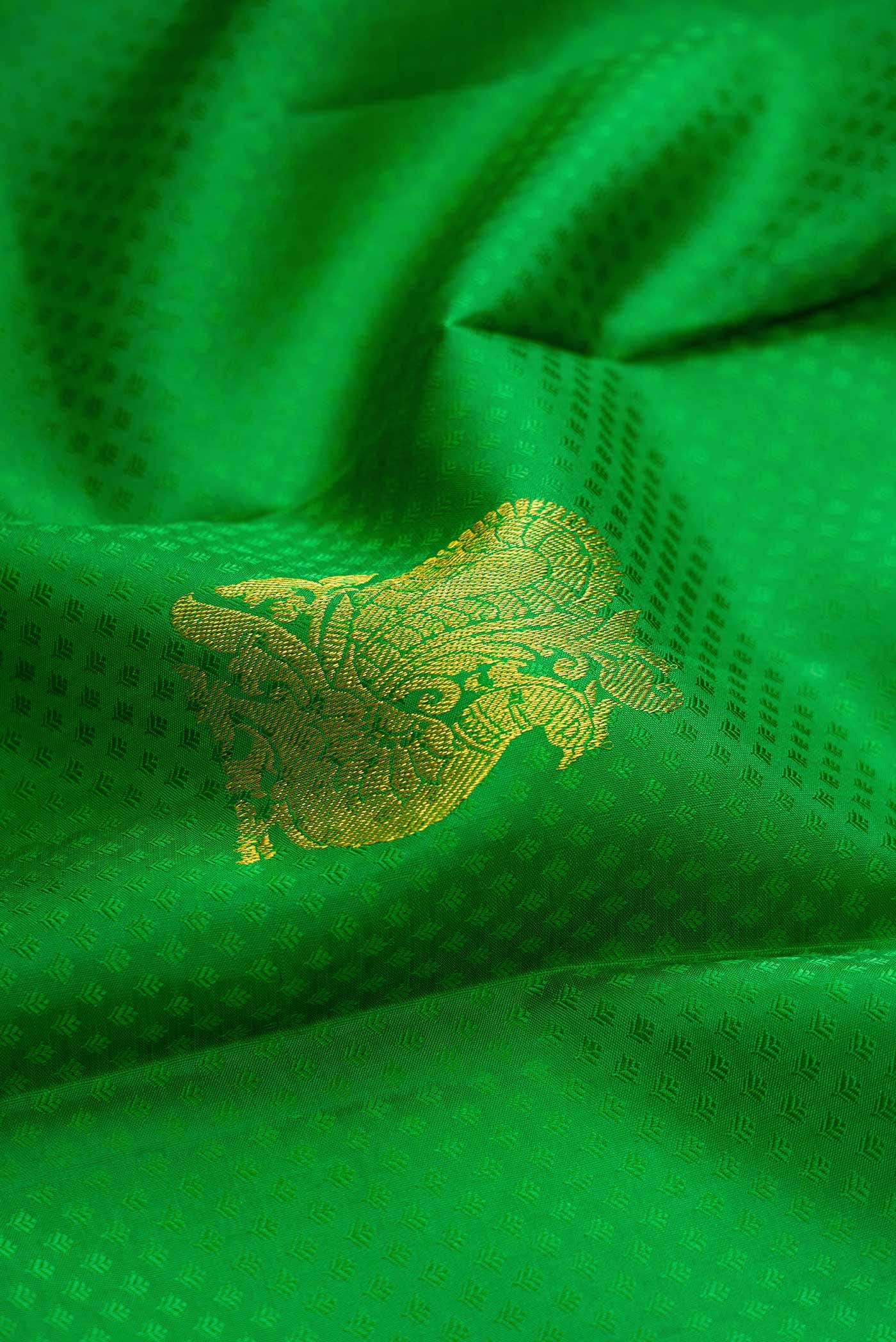 Green Dual Tone Kanchipuram Silk Saree