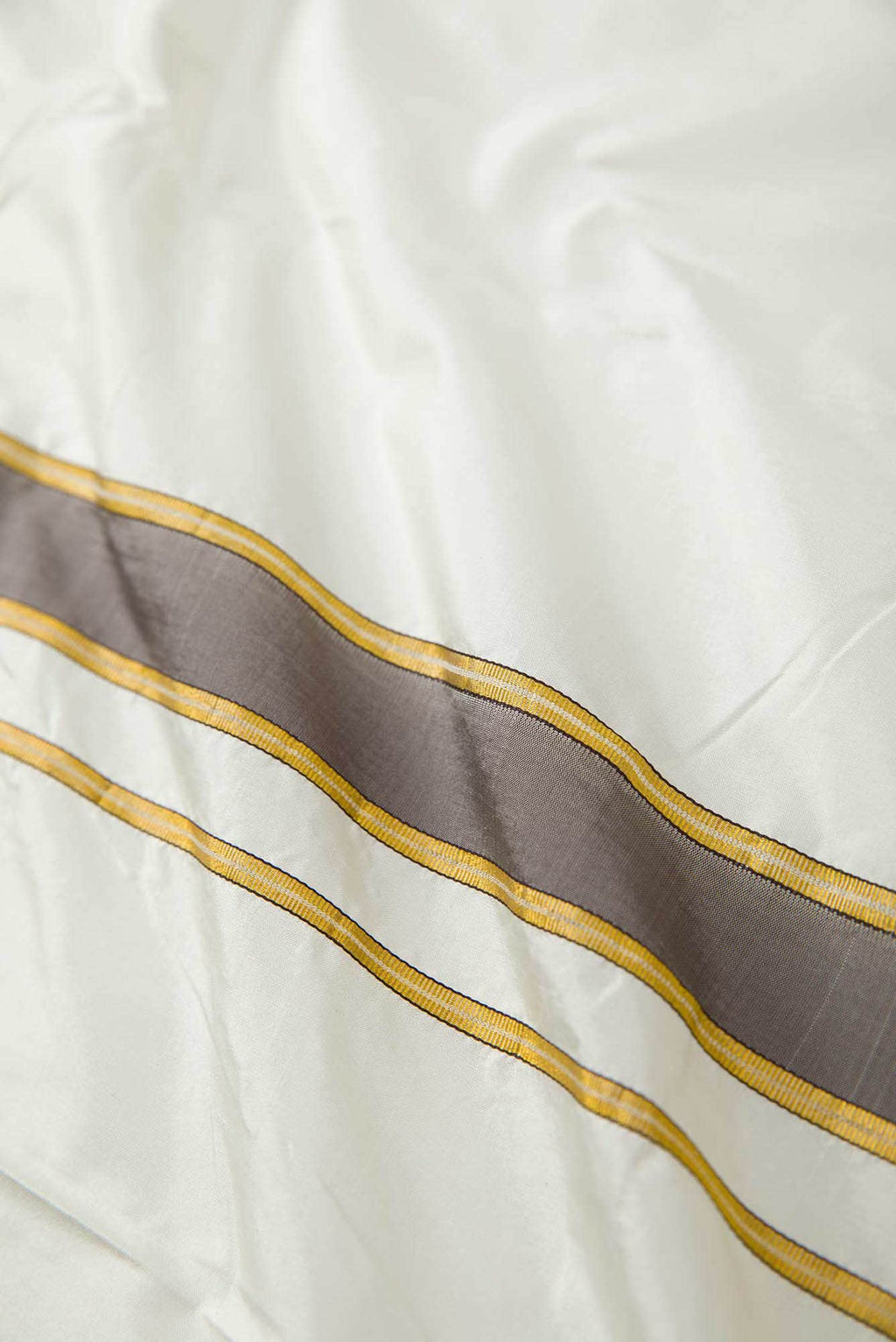 Cream Silk Dhoti With Angavastram (10X 6) Muzham