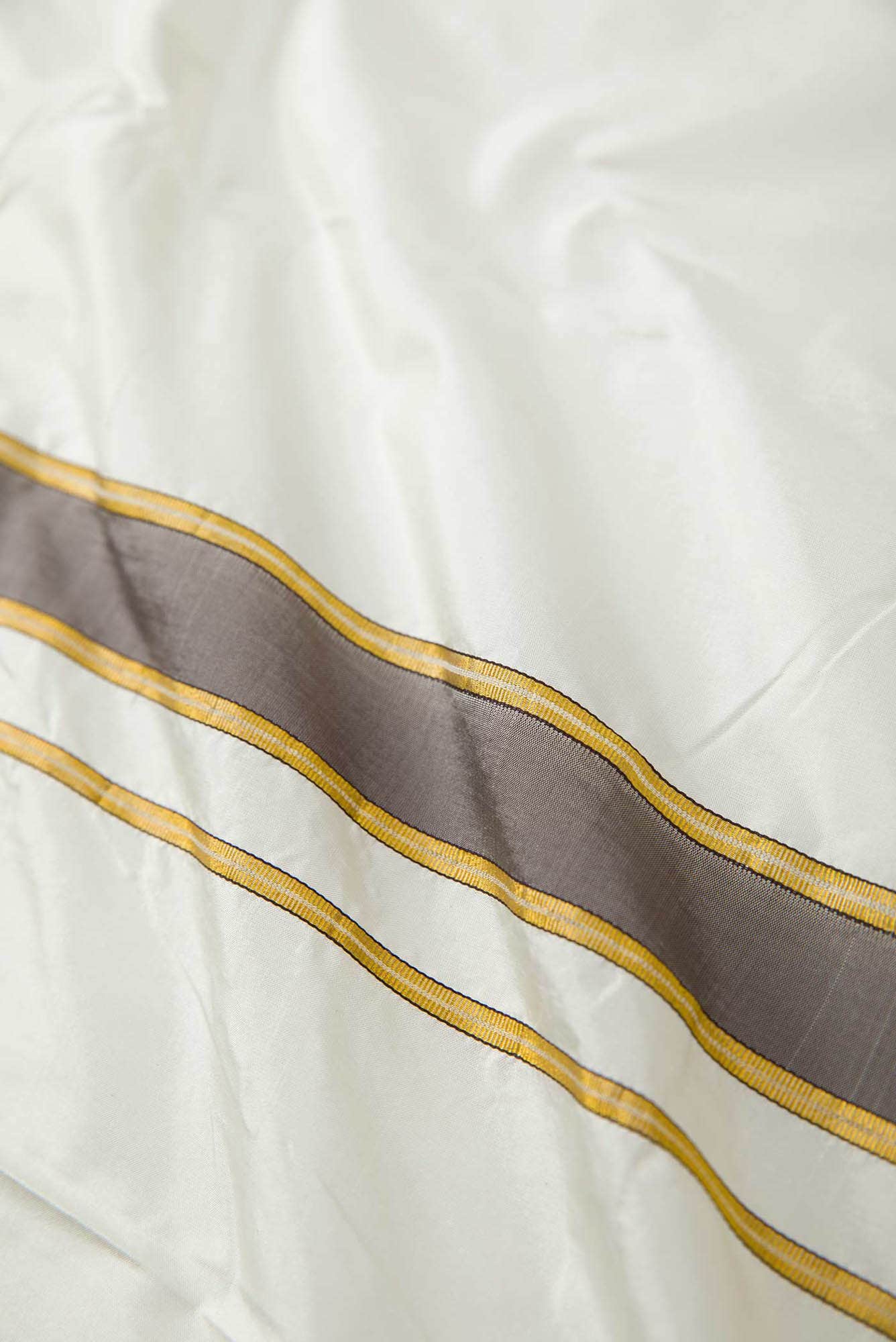 Cream Silk Dhoti With Angavastram (10X 6) Muzham