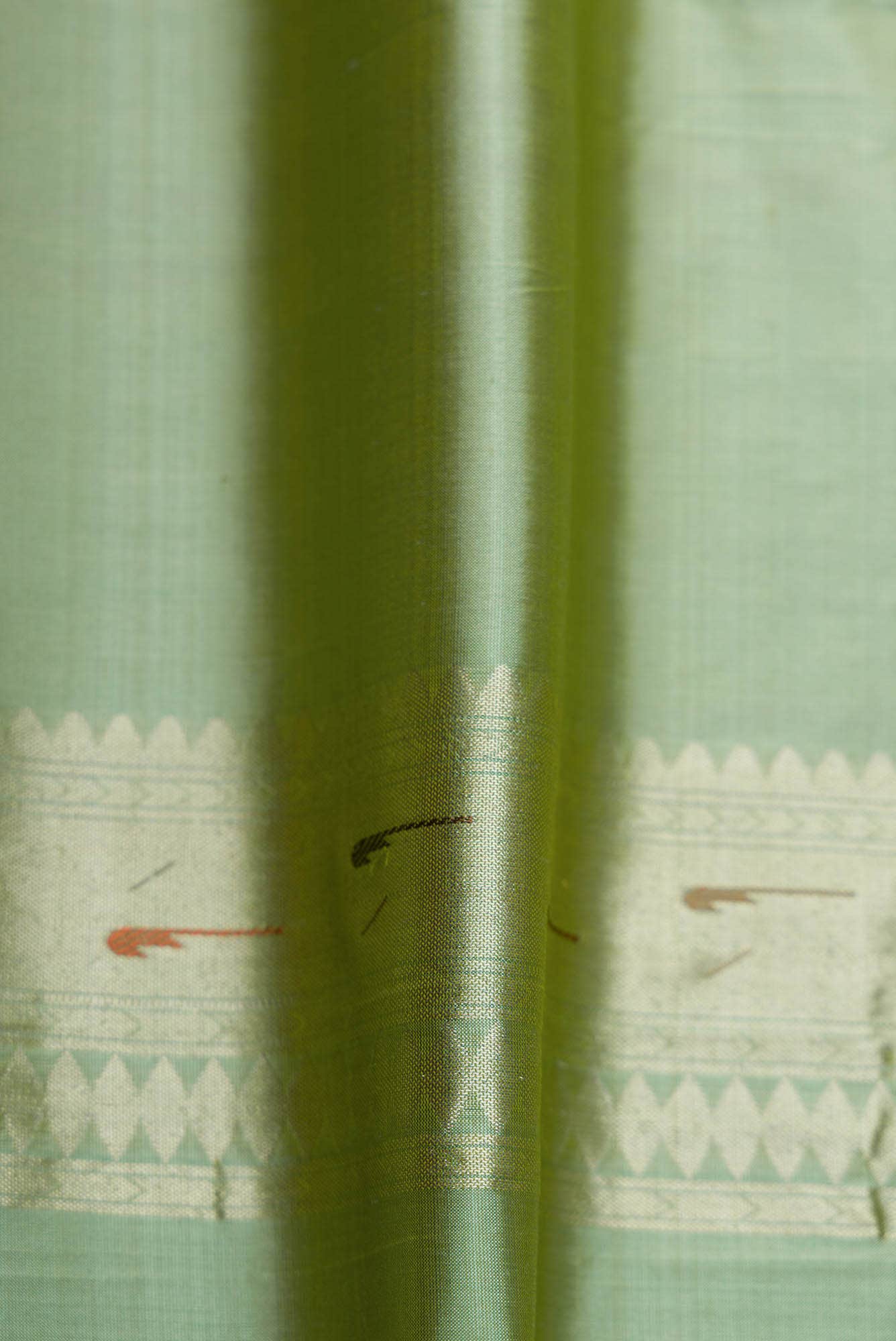 Green Dual Tone Banarasi Silk Saree