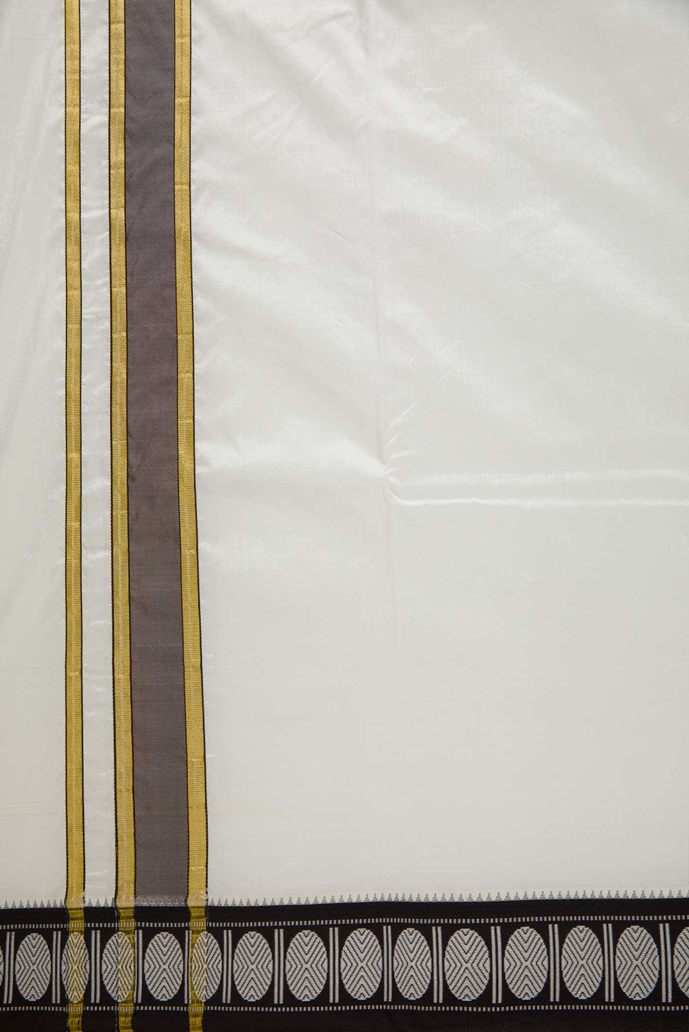 Off White Silk Dhoti With Angavastram (10X 6) Muzham