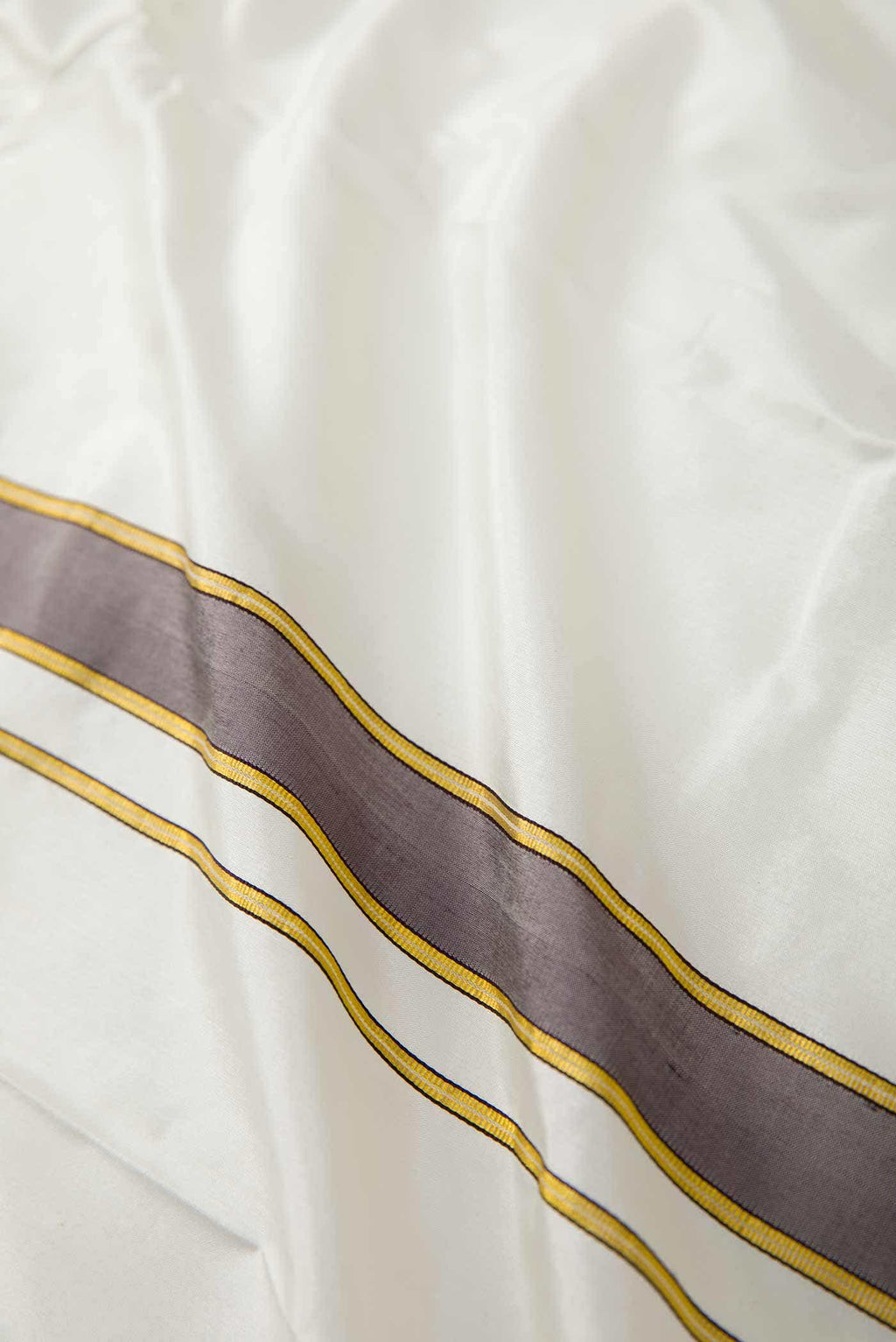 Cream Silk Dhoti With Angavastram (9X 5) Muzham