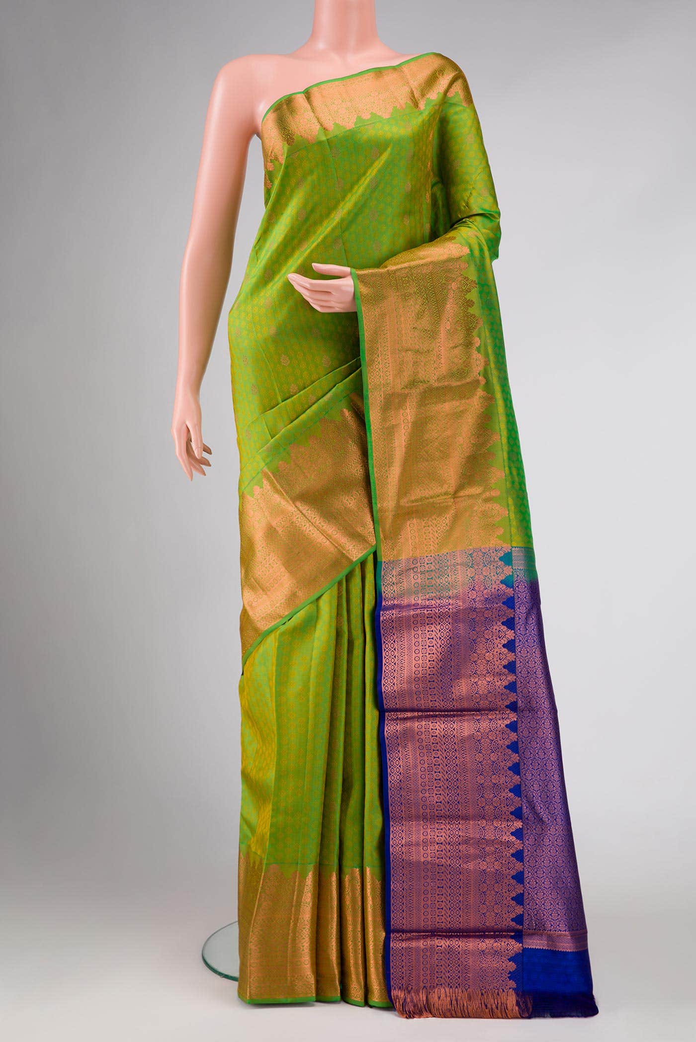 Parrot Green Dual Tone Kanchipuram Silk Saree