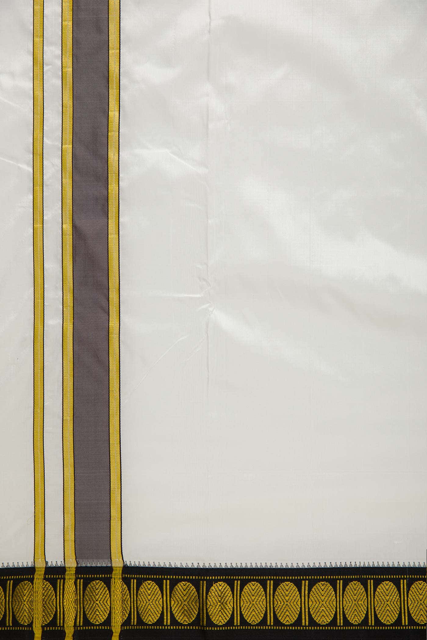 Off White Silk Dhoti With Angavastram (9X 5) Muzham
