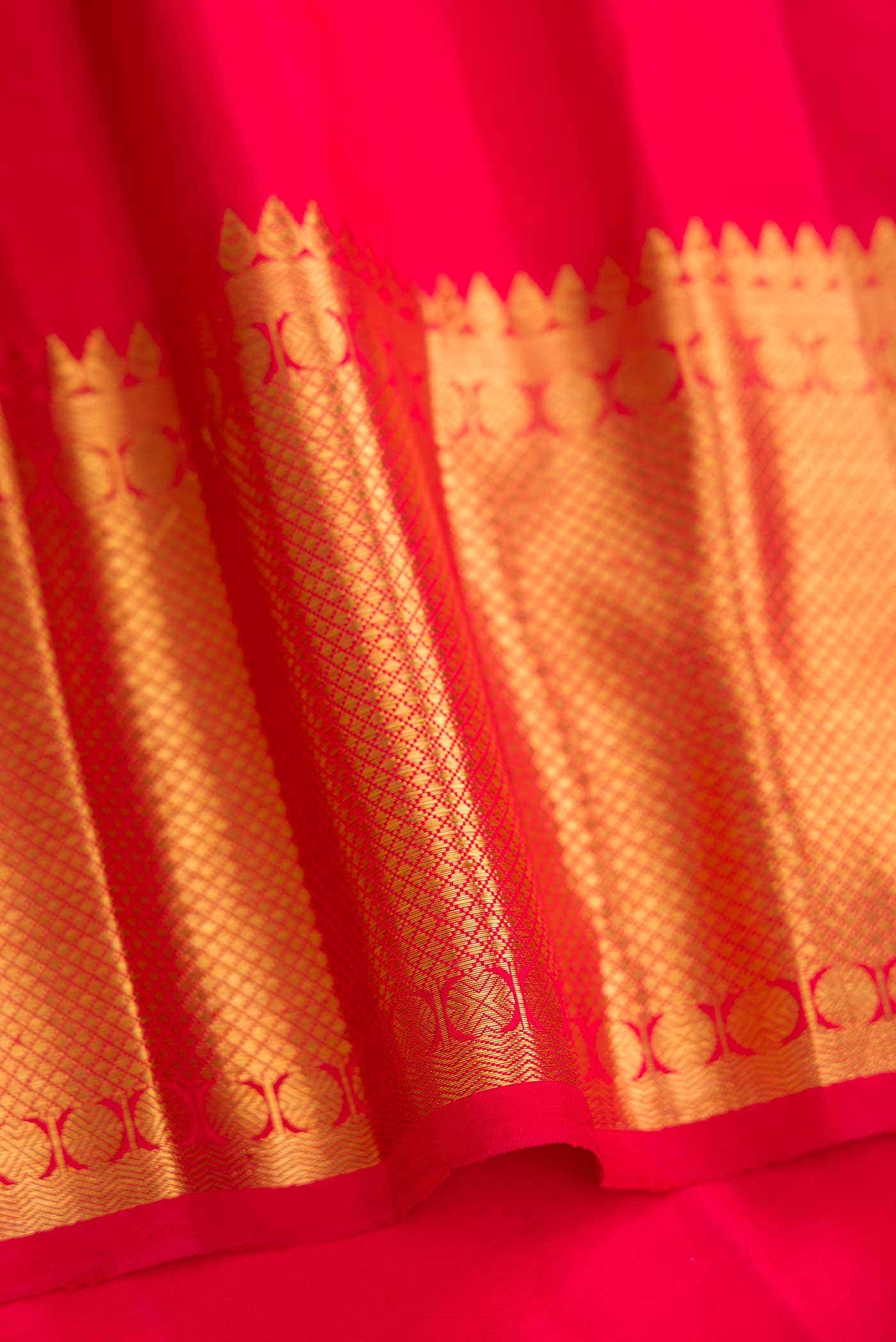 Pure Silk Pure Zari Off White Dual Tone Kanchipuram Saree