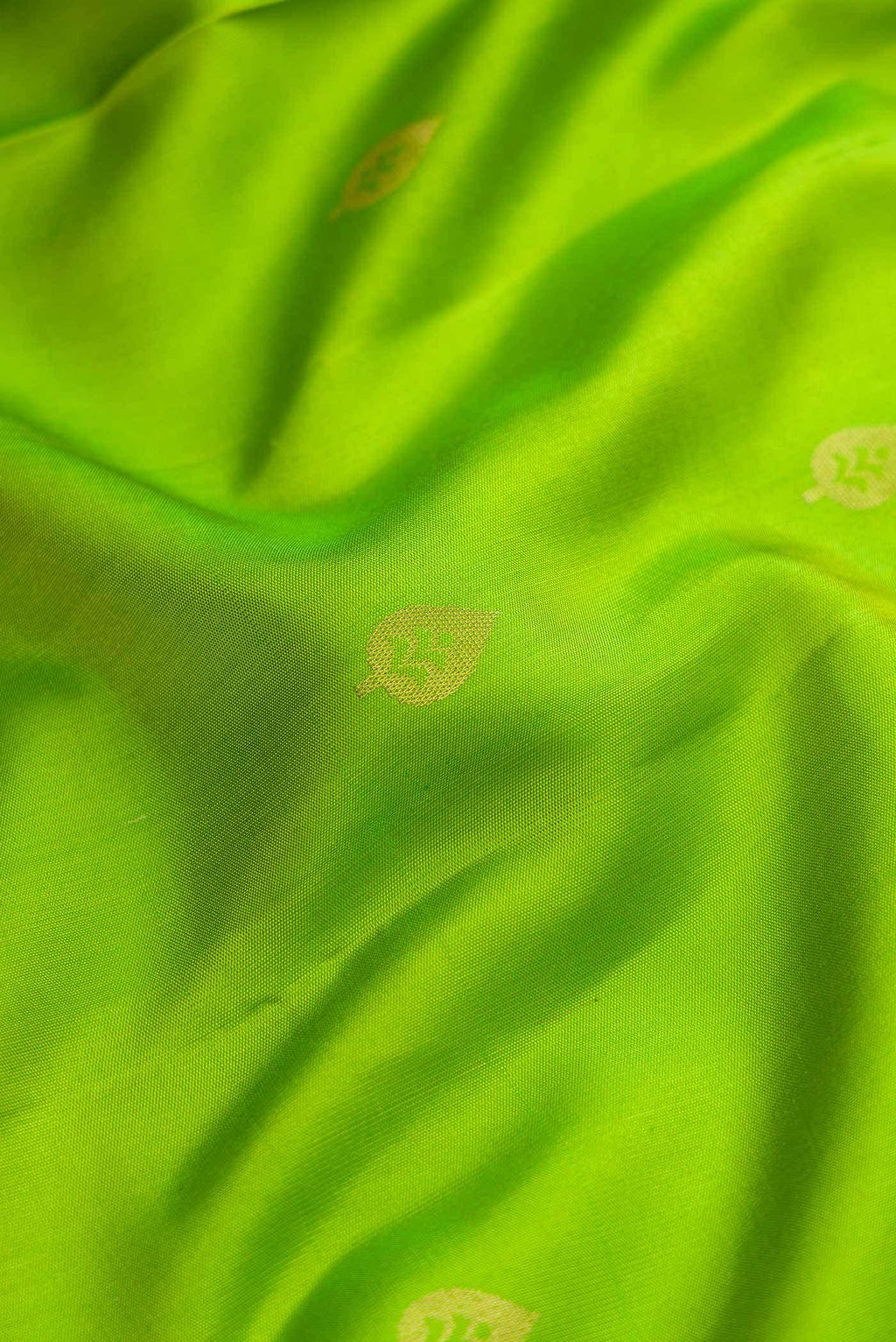 Green Dual Tone Soft Silk Saree