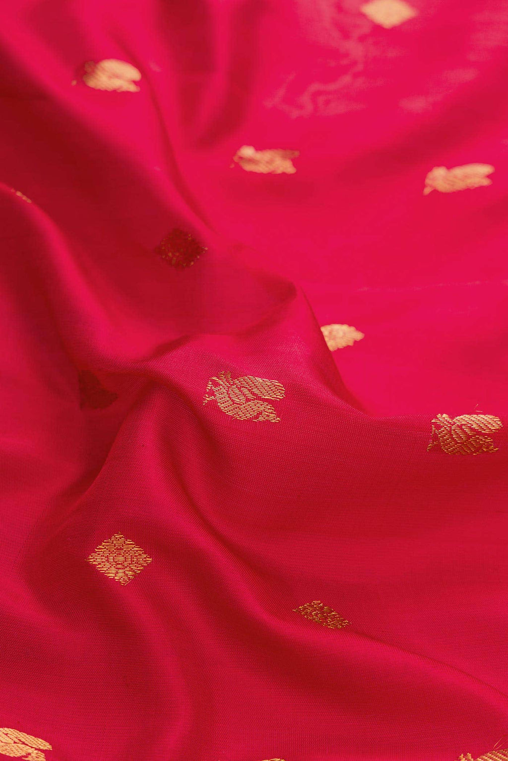 Red Dual Tone Gadwal Silk Saree