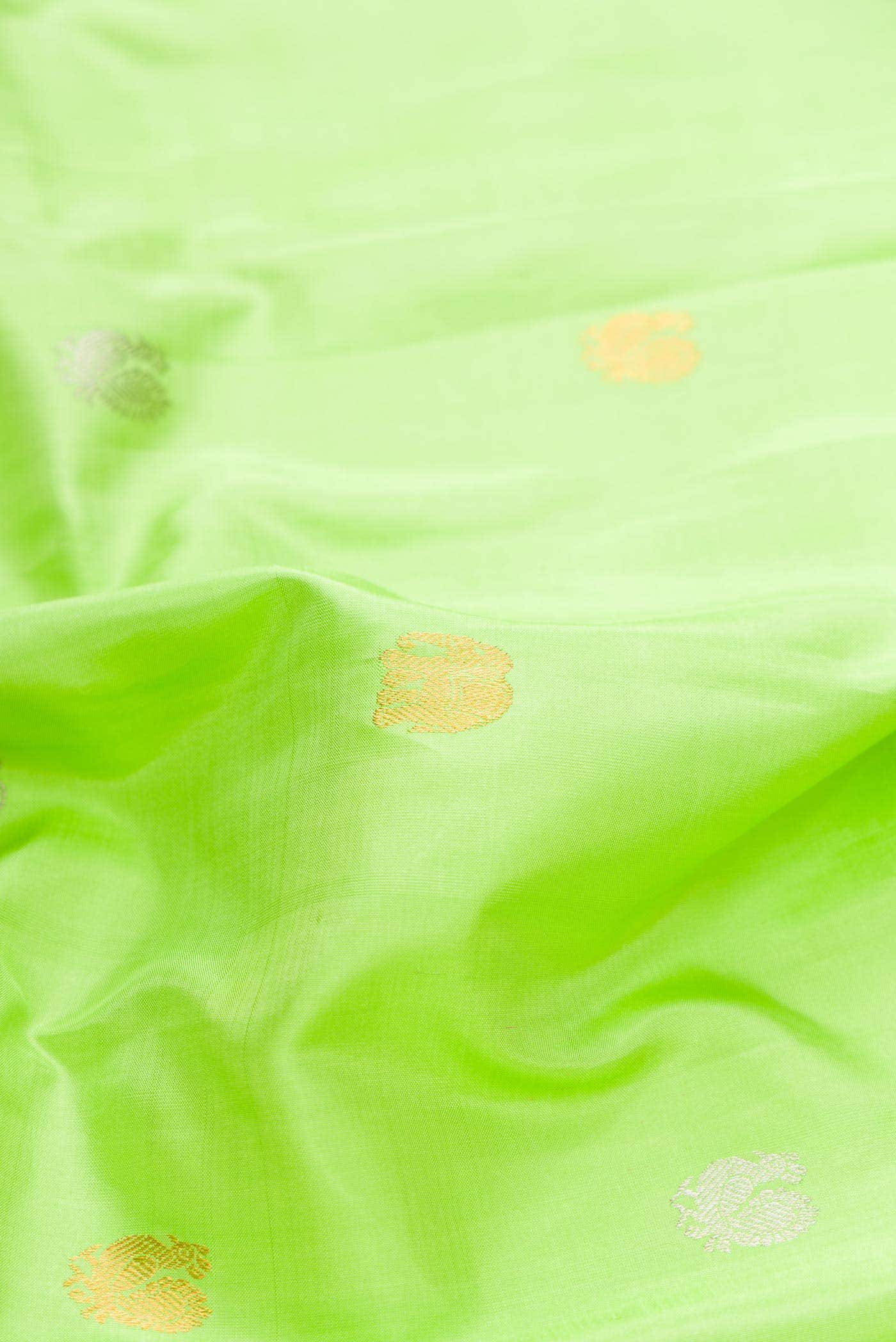 Parrot Green Dual Tone Gadwal Silk Saree
