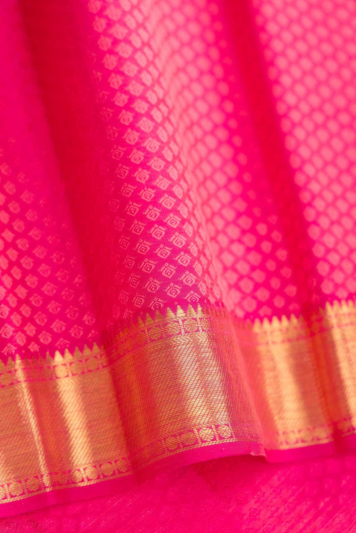 Pure Silk Pure Zari Coral Dual Tone Kanchipuram Saree