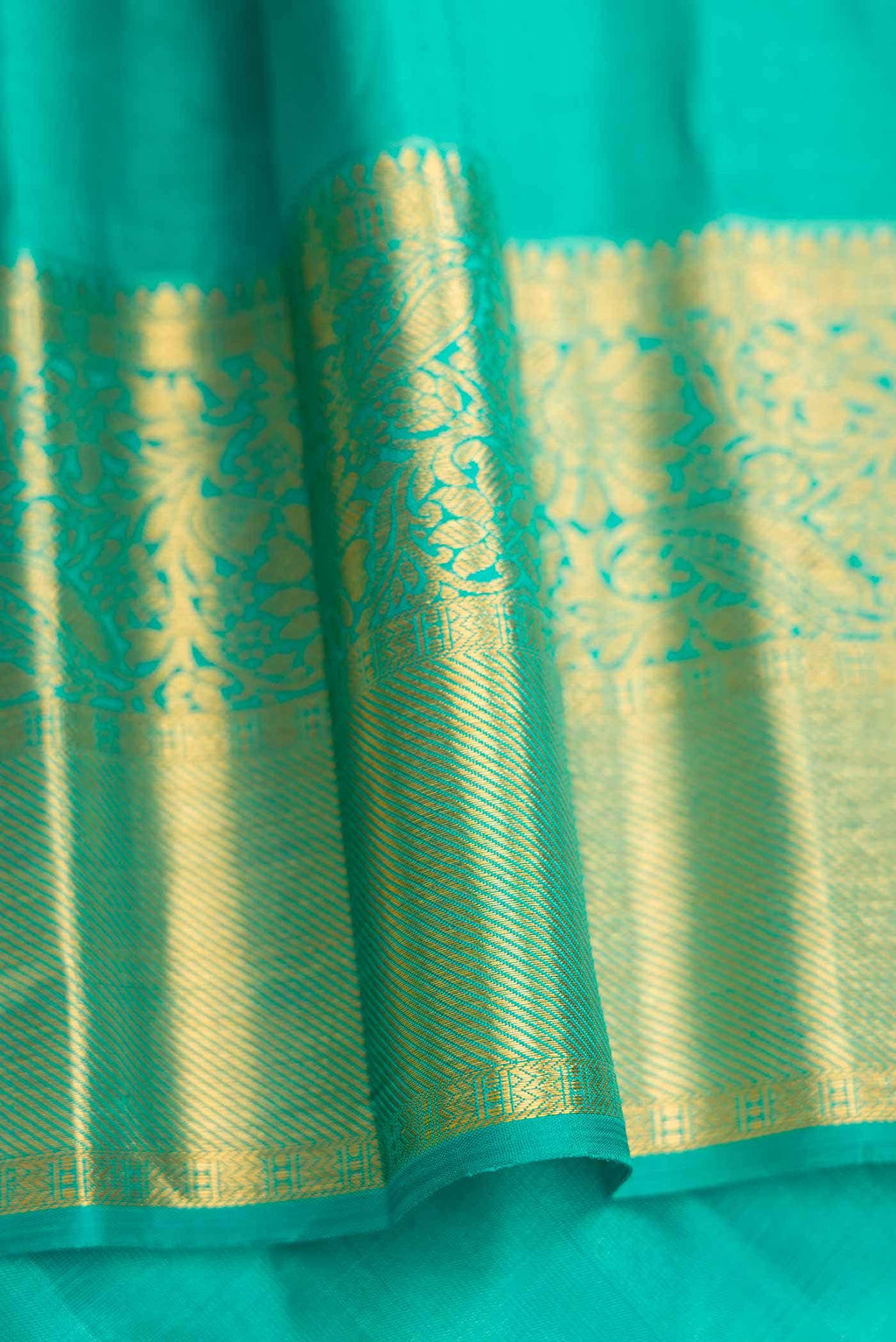 Pure Silk Pure Zari Sea Green Dual Tone Kanchipuram Tissue Saree