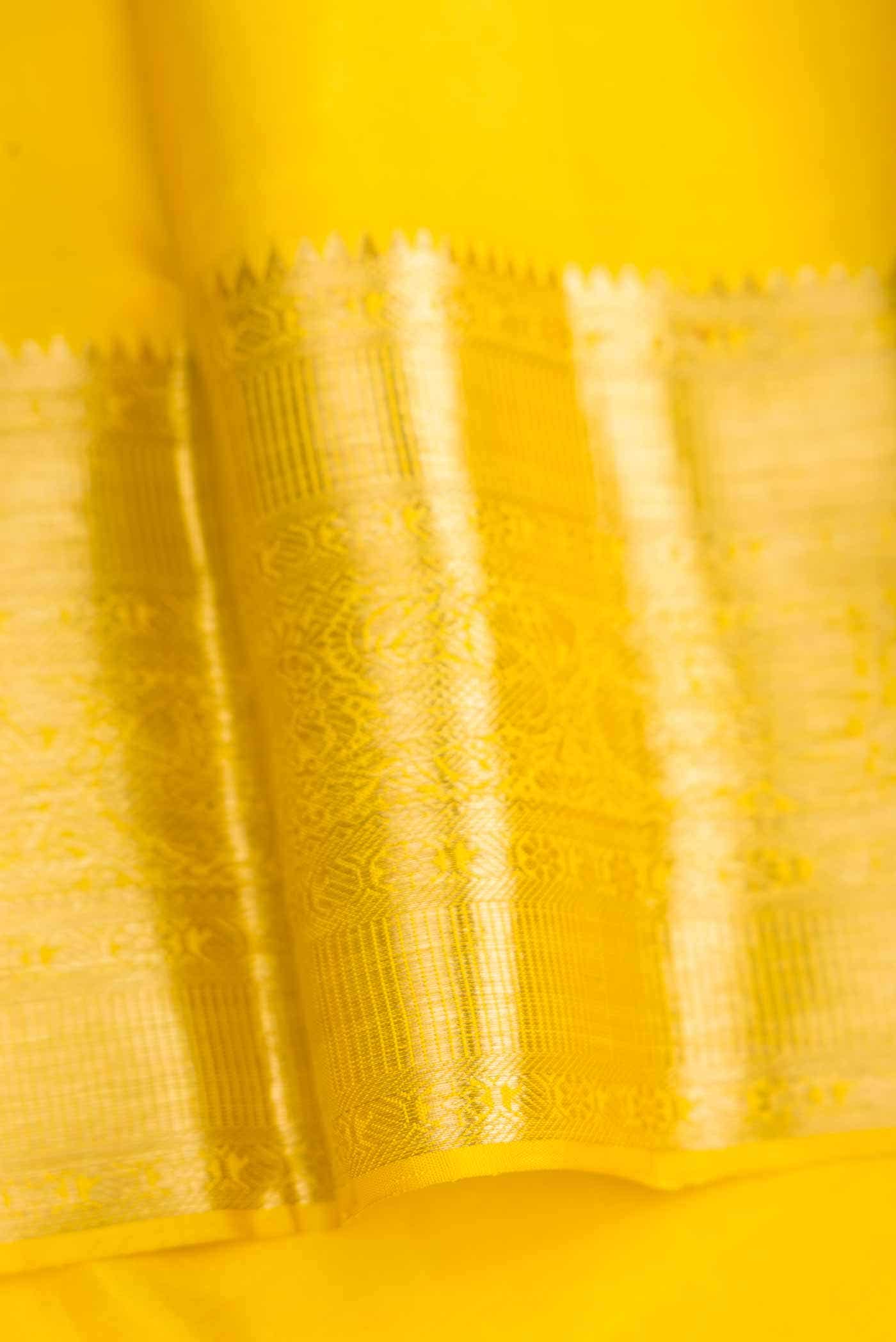 Pure Silk Pure Zari Golden Peach Dual Tone Kanchipuram Saree