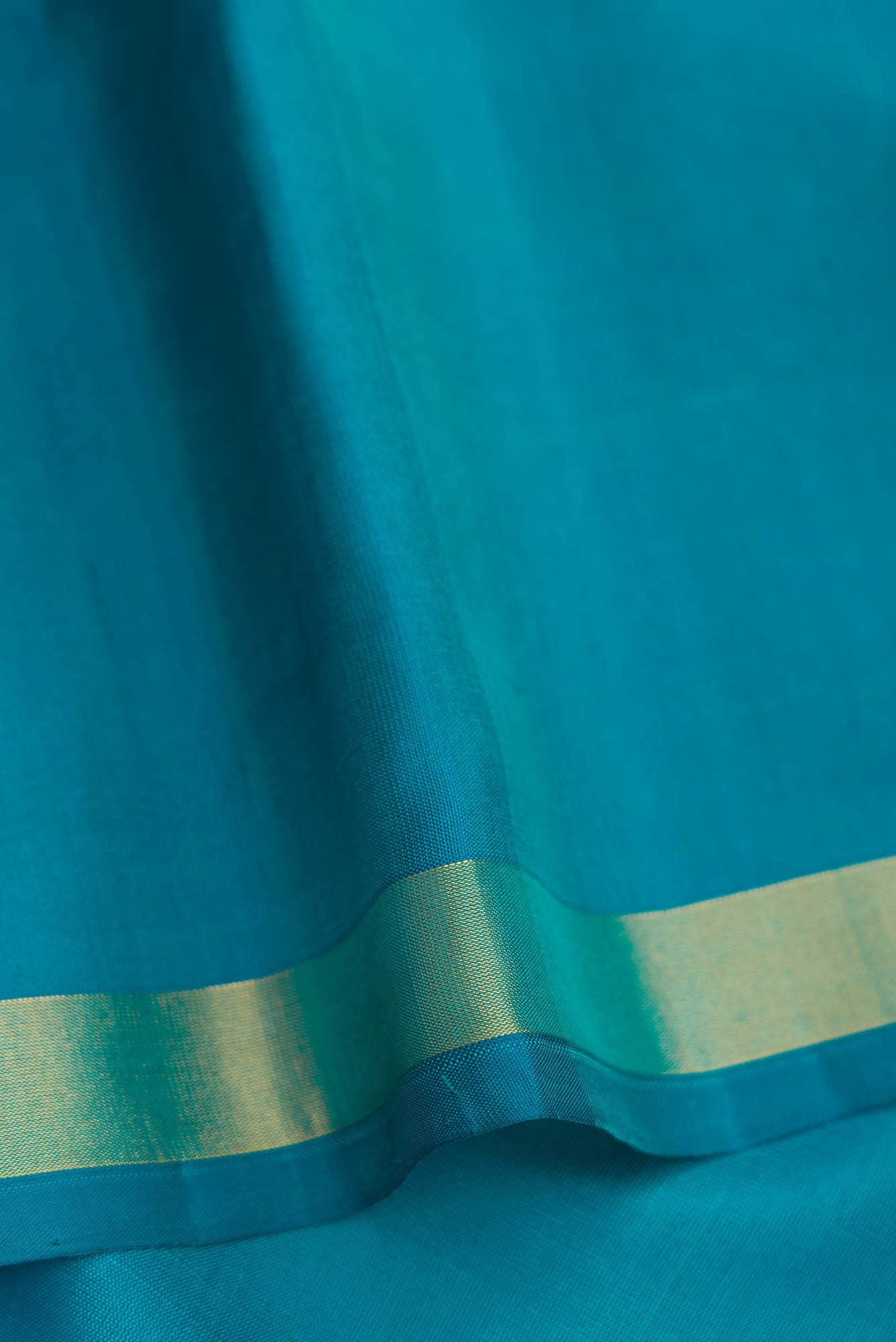 Green Dual Tone Uppada Silk Saree