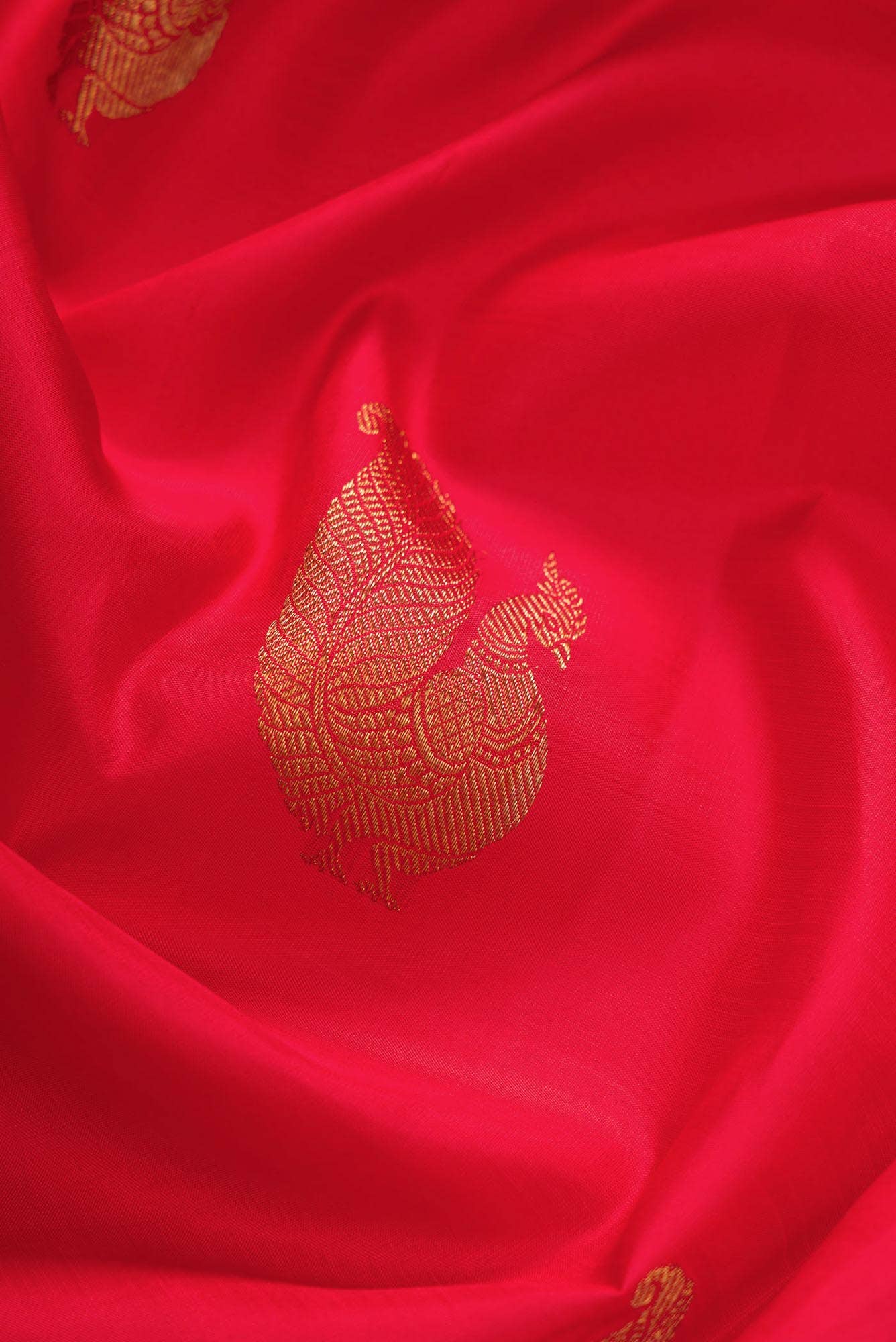 Pure Silk Pure Zari Red Dual Tone Kanchipuram Saree