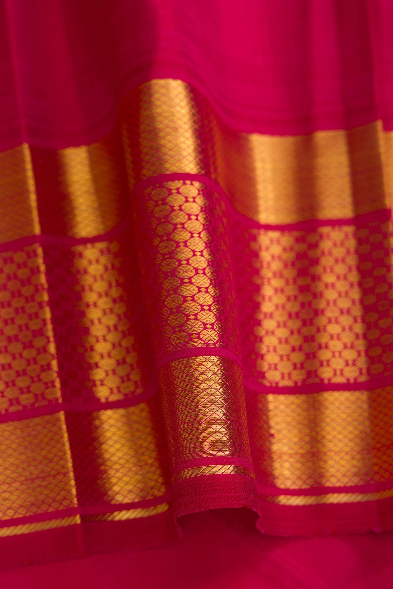 Parrot Green Dual Tone Kanchipuram Silk Saree