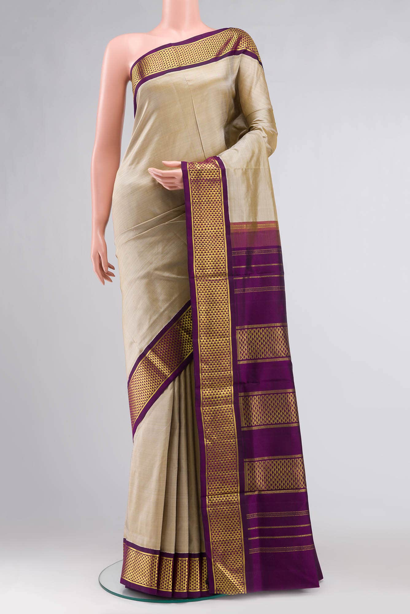Beige Kanchipuram Silk Nine Yards Saree