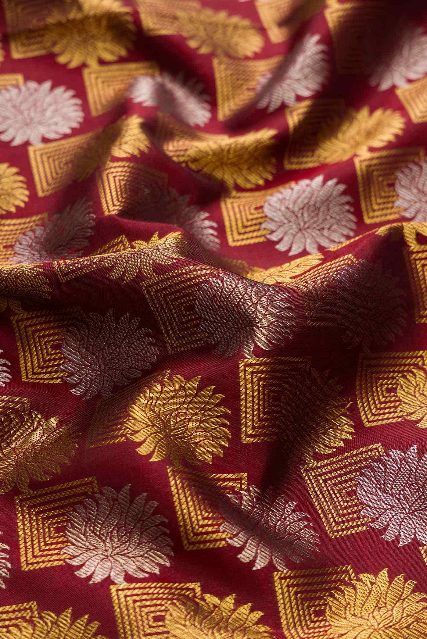 Maroon Dual Tone Kanjivaram Silk Saree
