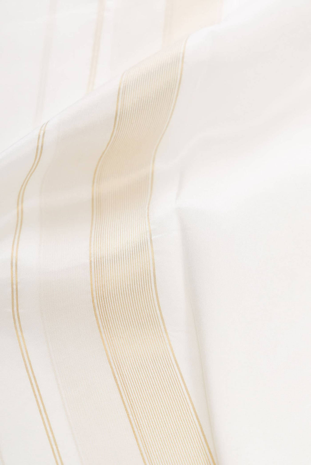 Off White Silk Dhoti With Angavastram (8X4) Muzham