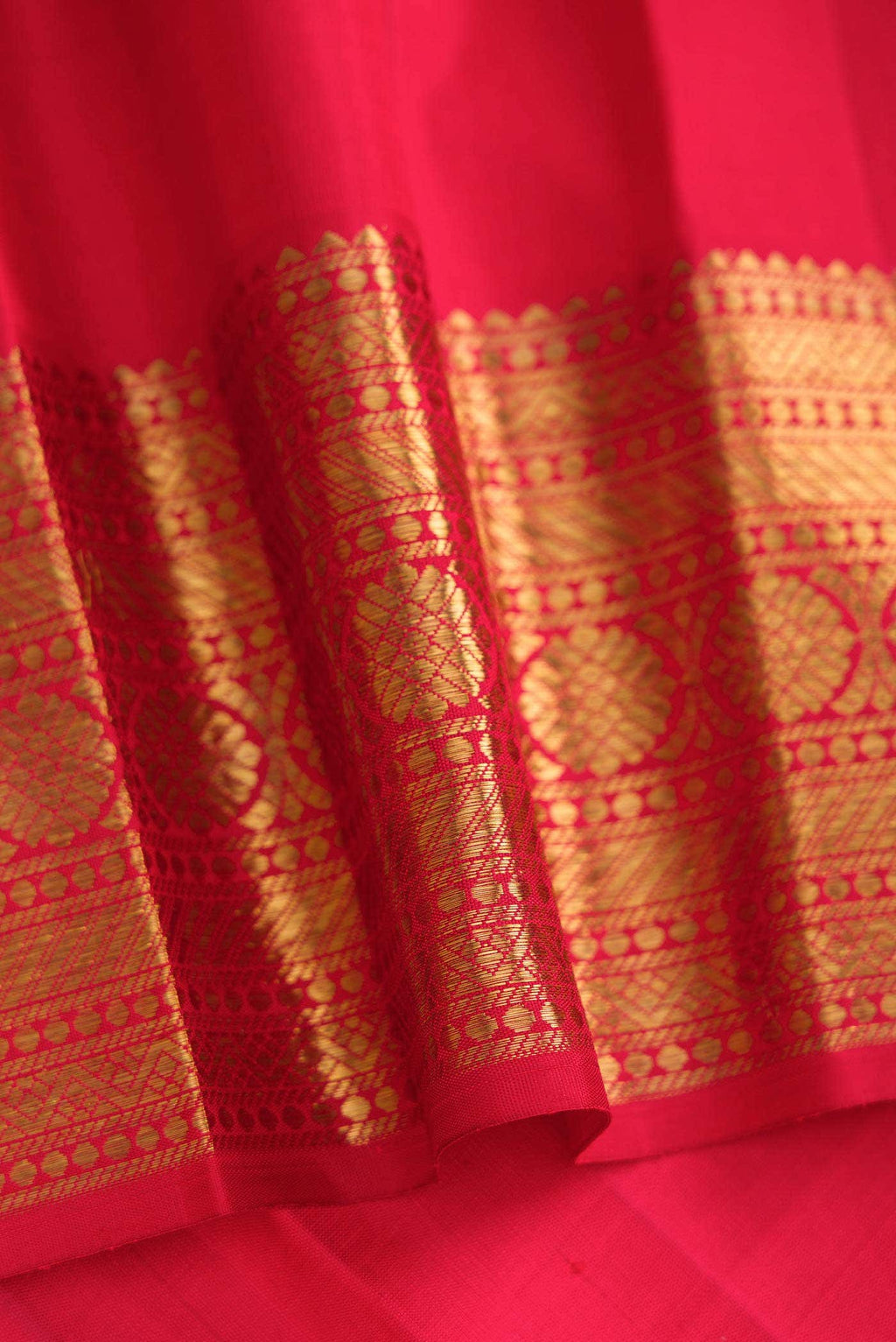 Pure Silk Pure Zari Red Dual Tone Kanchipuram Saree