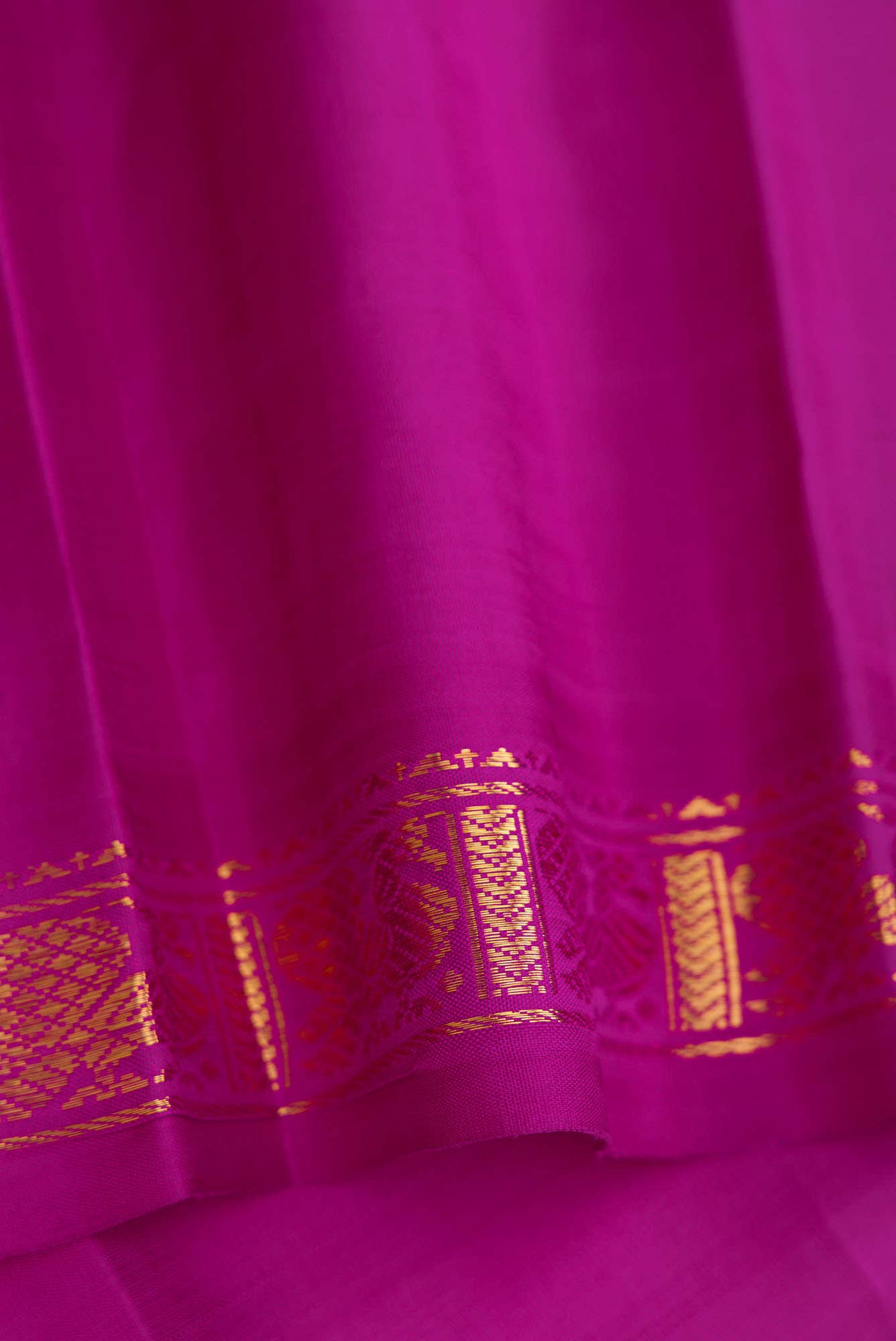 Pure Silk Pure Zari Magenta Dual Tone Kanchipuram Saree