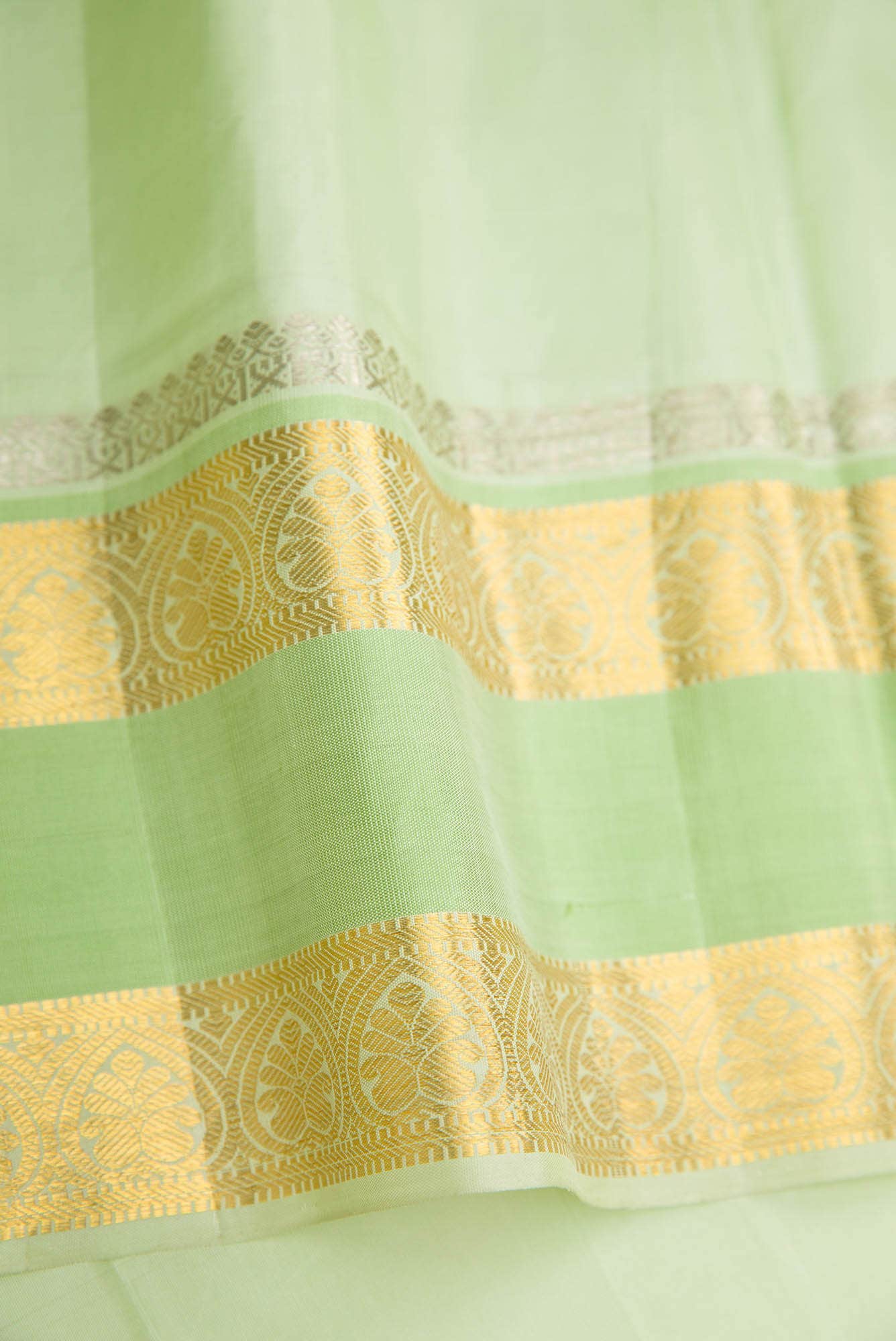 Bottle Green Dual Tone Kanchipuram Silk Saree