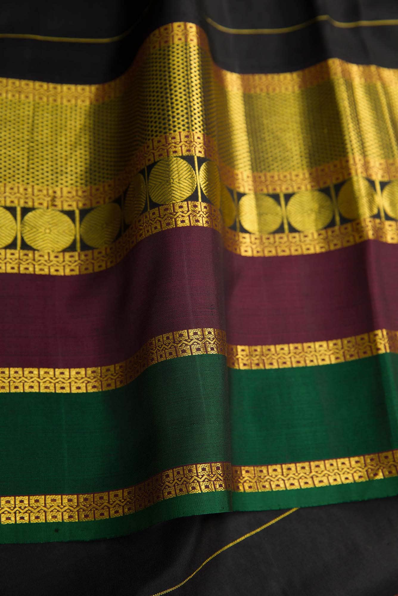 Pure Silk Pure Zari Off White Dual Tone Kanchipuram Saree