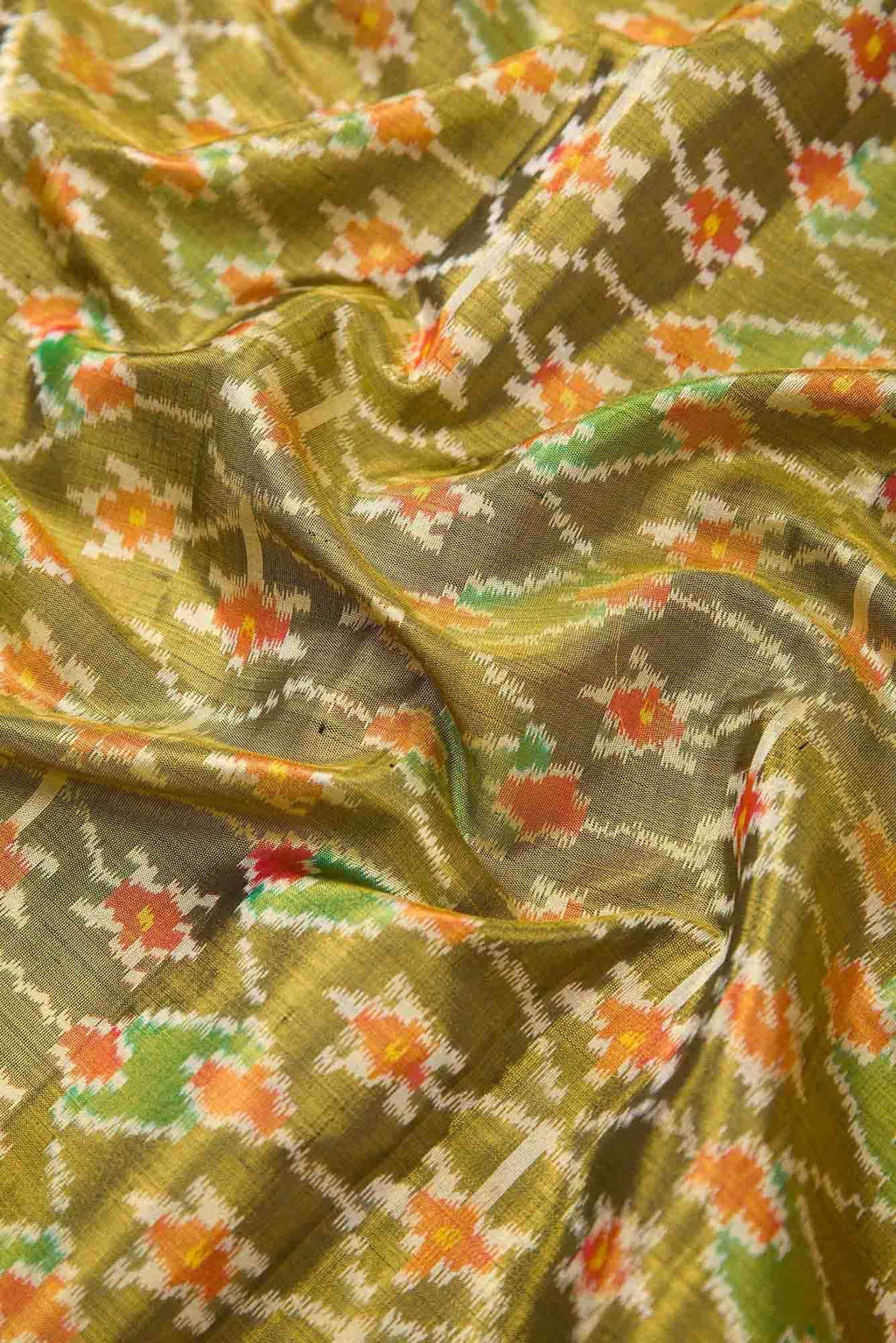 Mehandi Green and Red Dual Tone Kanchipuram Tissue Silk Saree