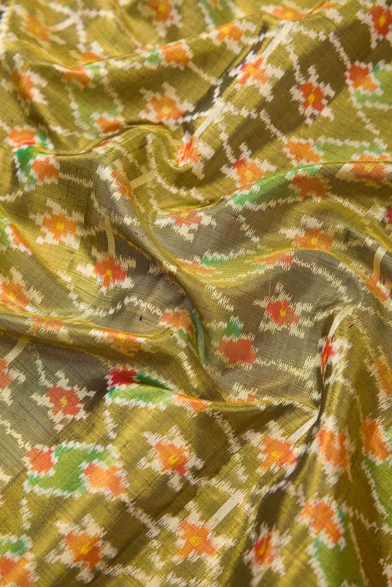 Mehandi Green and Red Dual Tone Kanchipuram Tissue Silk Saree