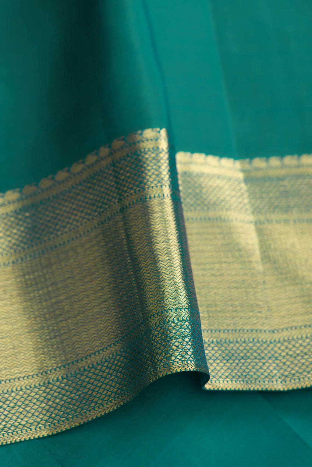 Green Dual Tone Kanchipuram Silk Saree