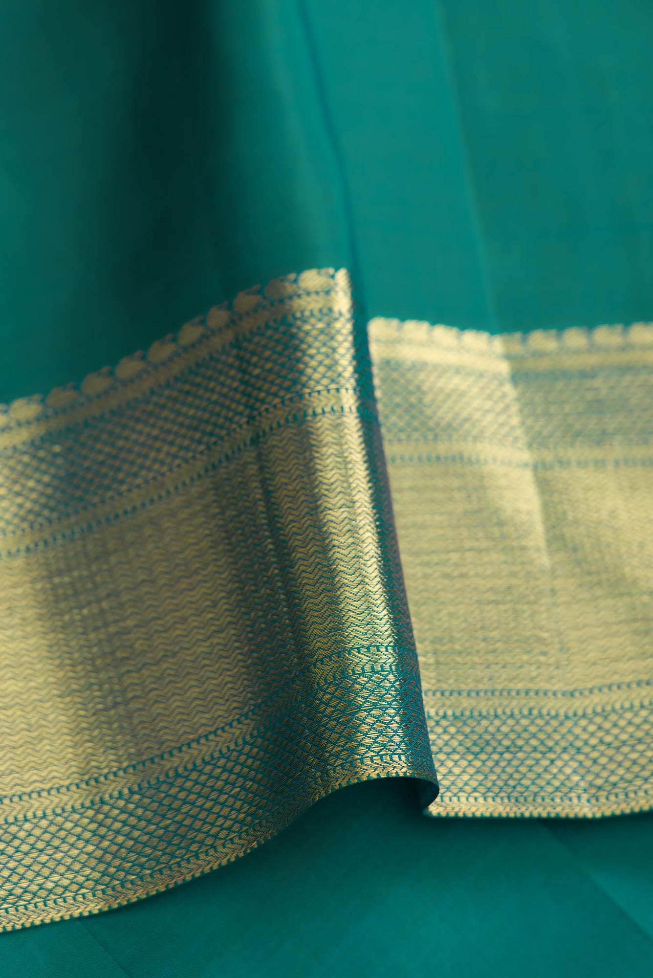 Green Dual Tone Kanchipuram Silk Saree