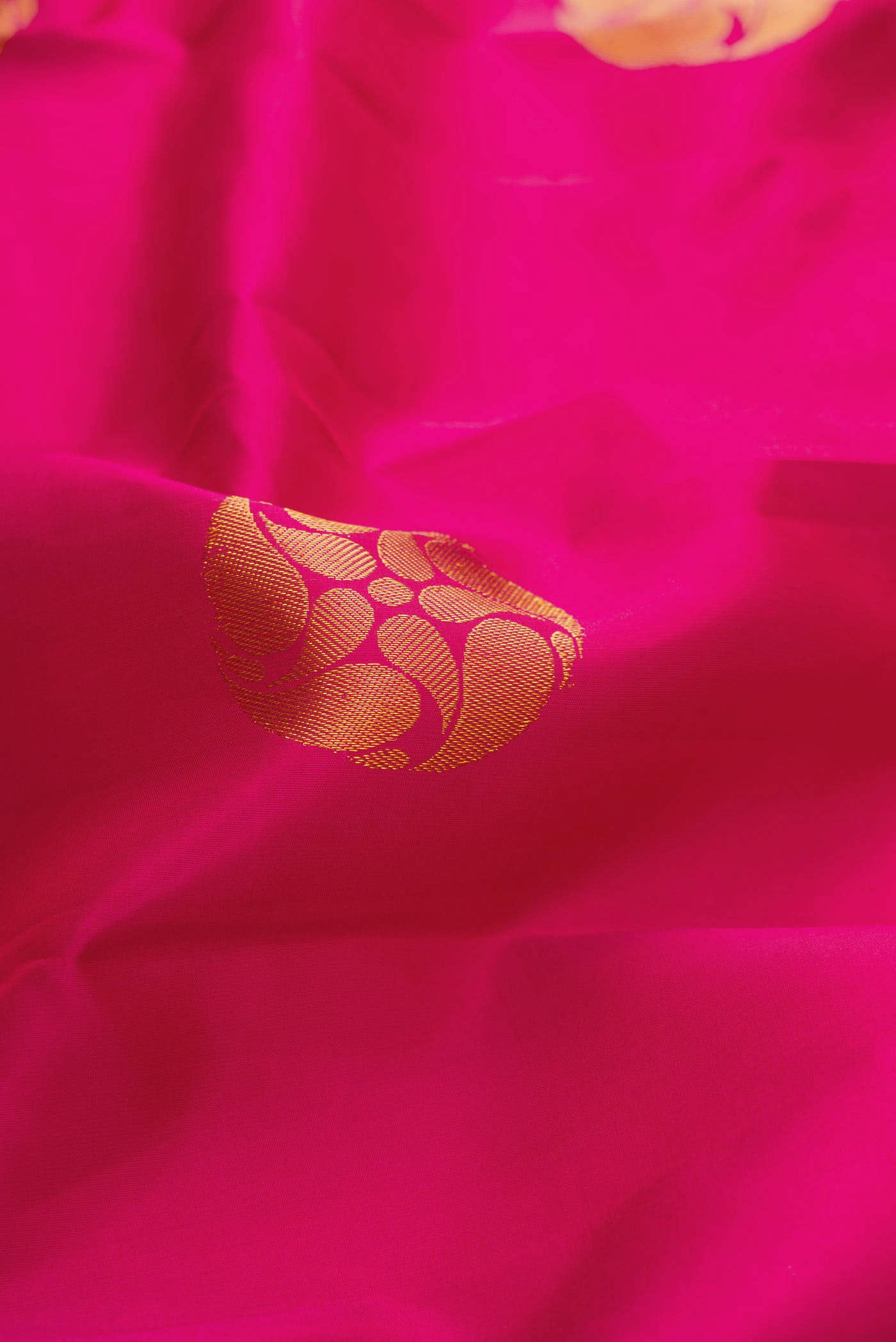 Dark Pink Dual Tone Kanchipuram Silk Saree