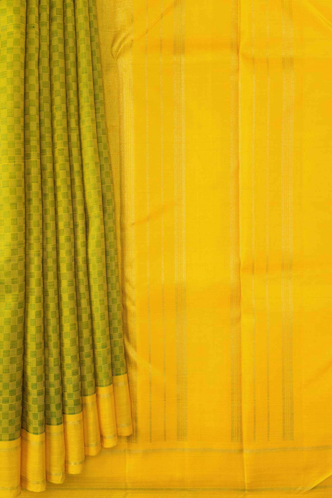 Pure Silk Pure Zari Parrot Green Dual Tone Kanchipuram Saree