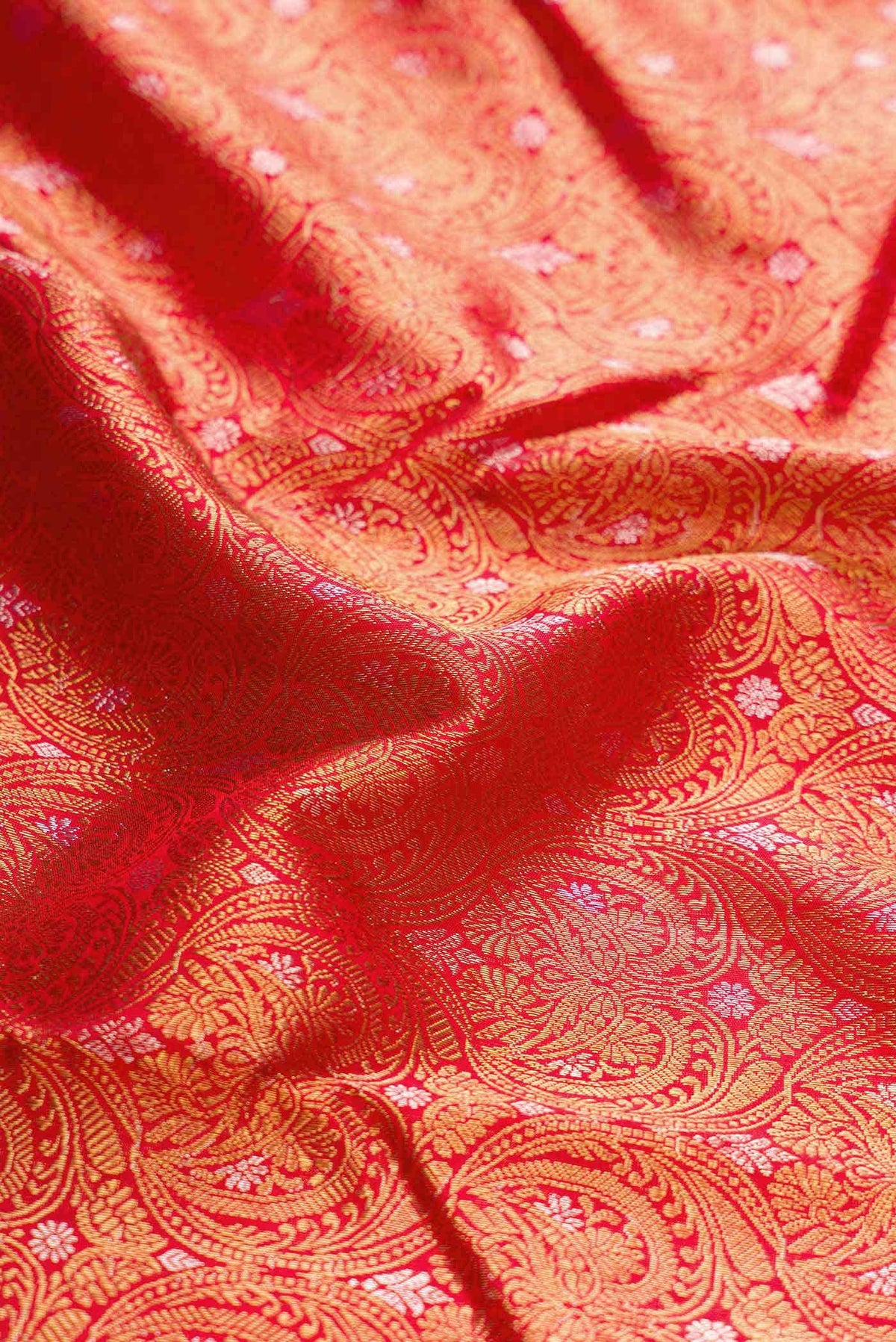 Pure Silk Pure Zari Red Dual Tone Kanjivaram Saree