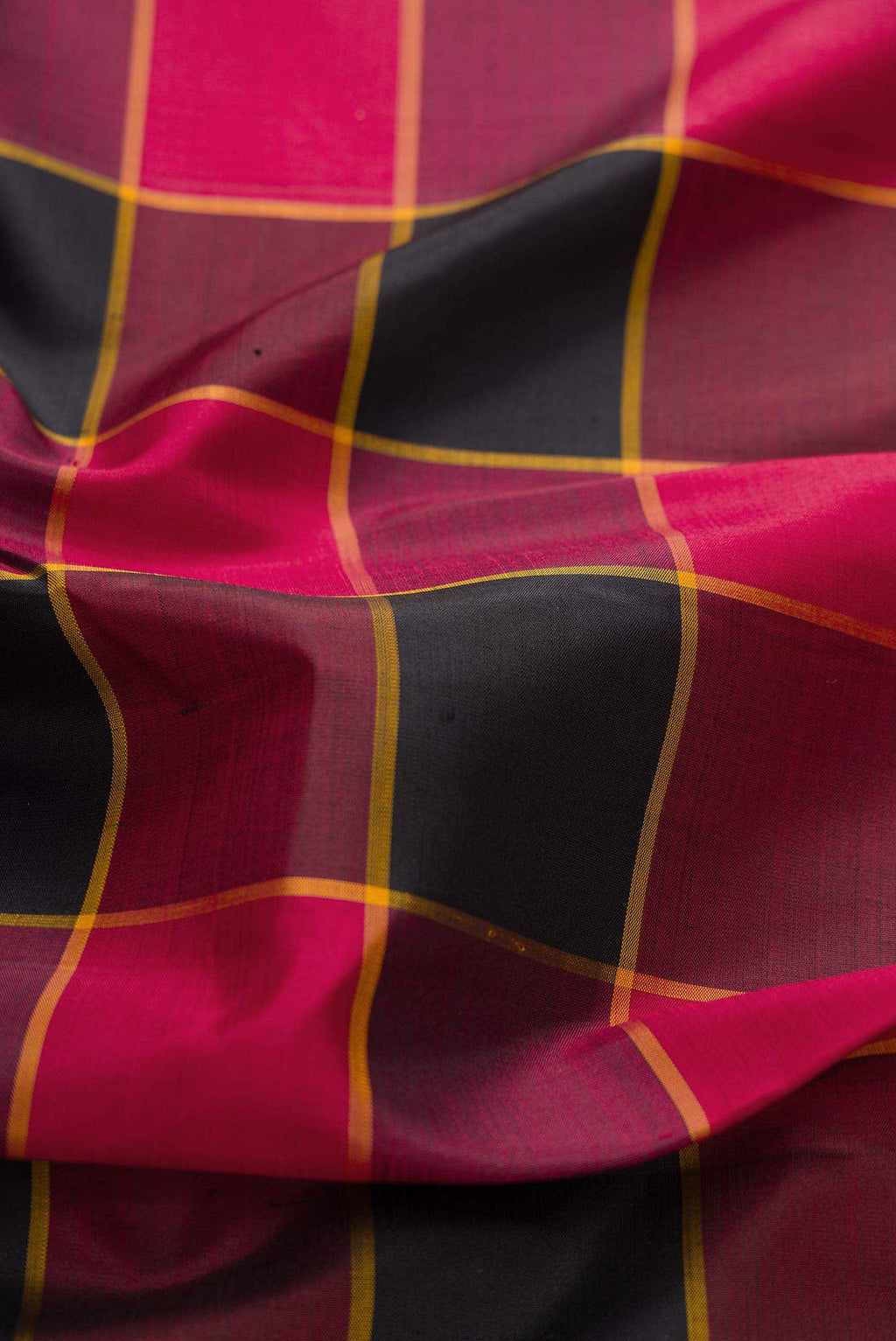 Dark Pink and Black Dual Tone Kanchipuram Silk Saree