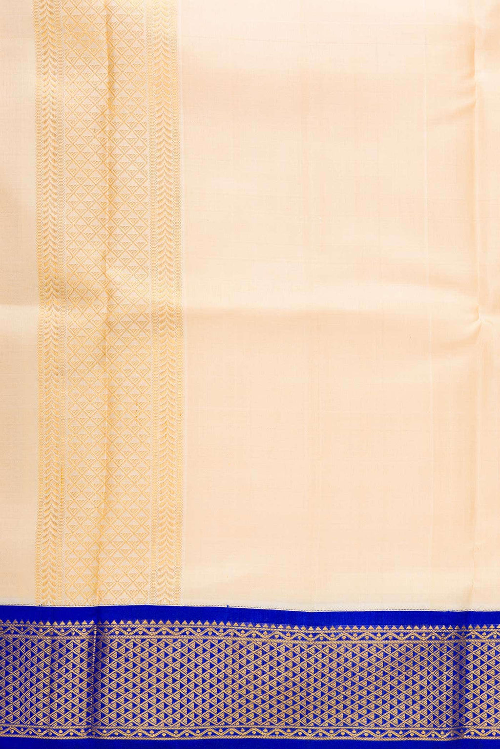 Sandal Silk Dhoti With Angavastram (8X4) Muzham