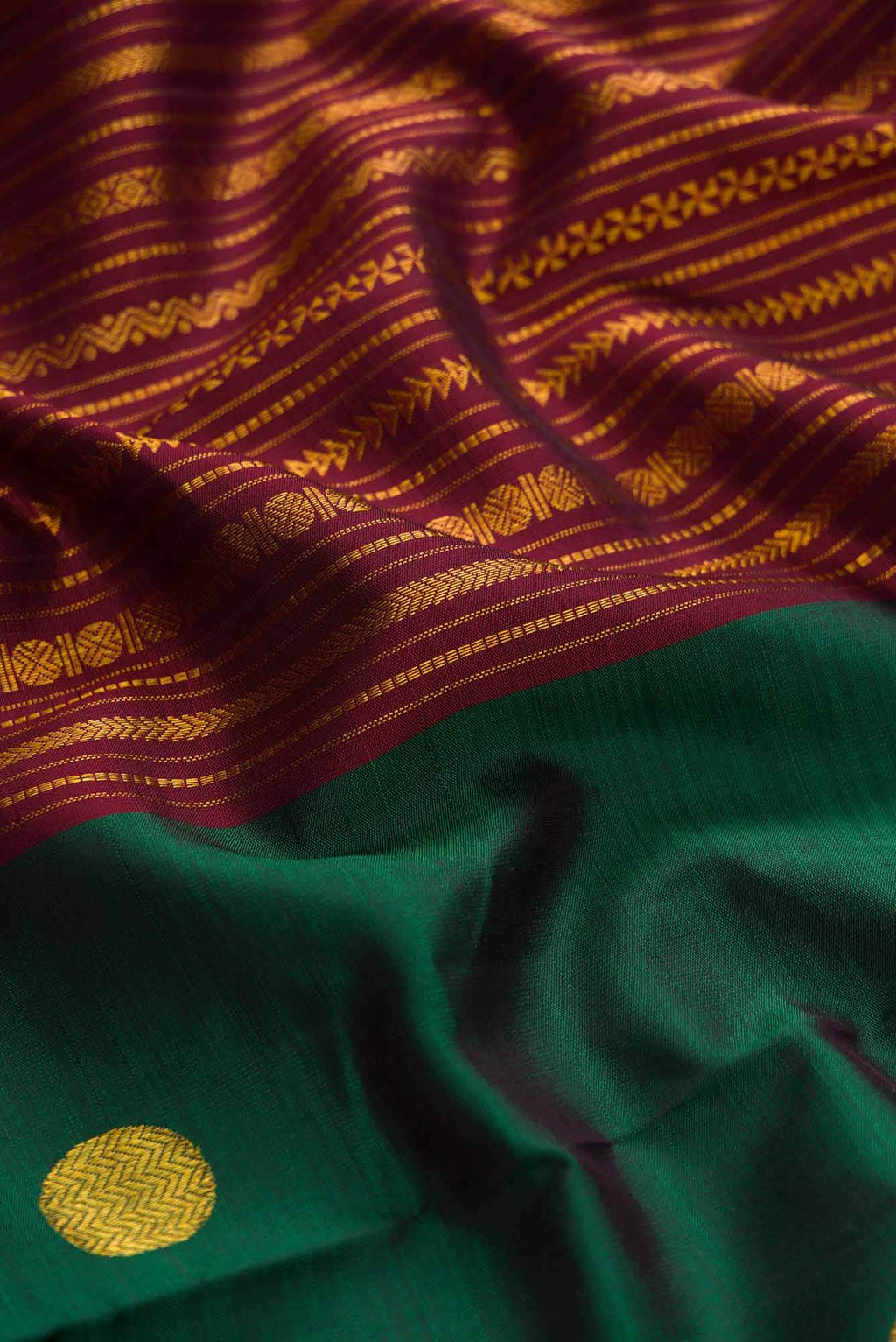 Green and Maroon Dual Tone Kanchipuram Silk Saree