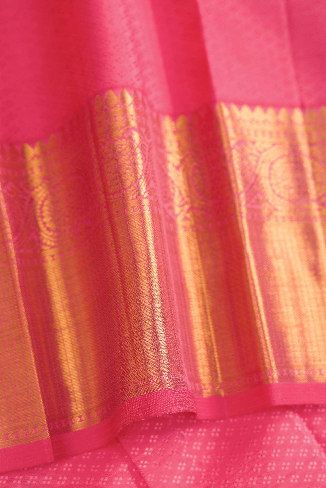 Pure Silk Pure Zari Peach Dual Tone Kanchipuram Saree