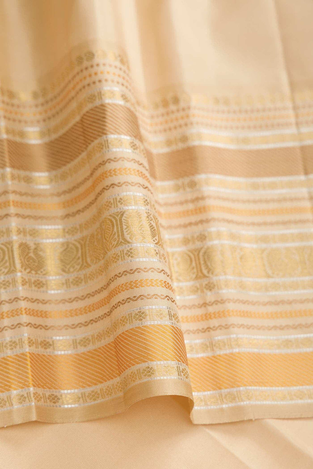 Pure Silk Pure Zari Black and Maroon Dual Tone Kanchipuram Saree