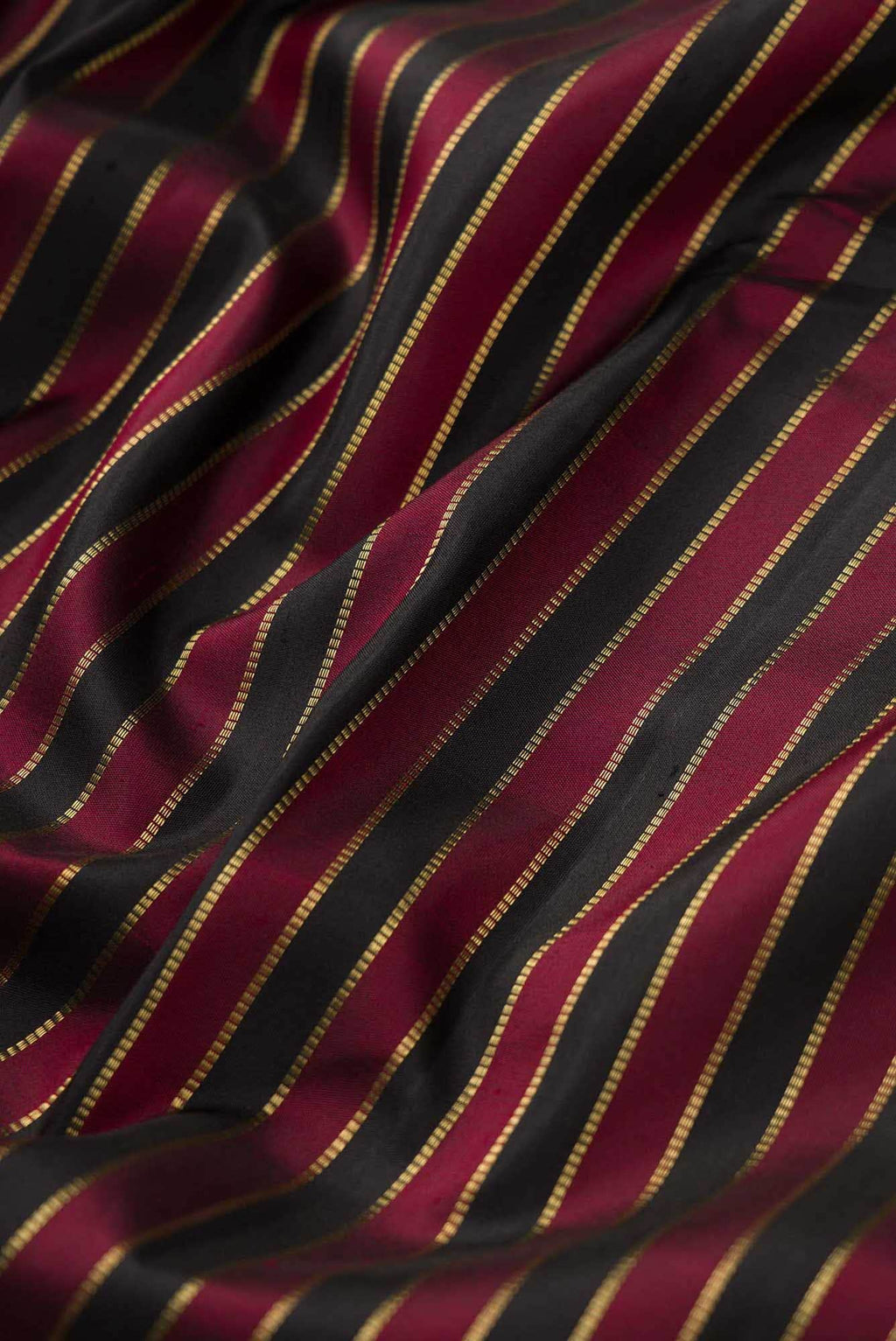 Pure Silk Pure Zari Black and Maroon Dual Tone Kanchipuram Saree