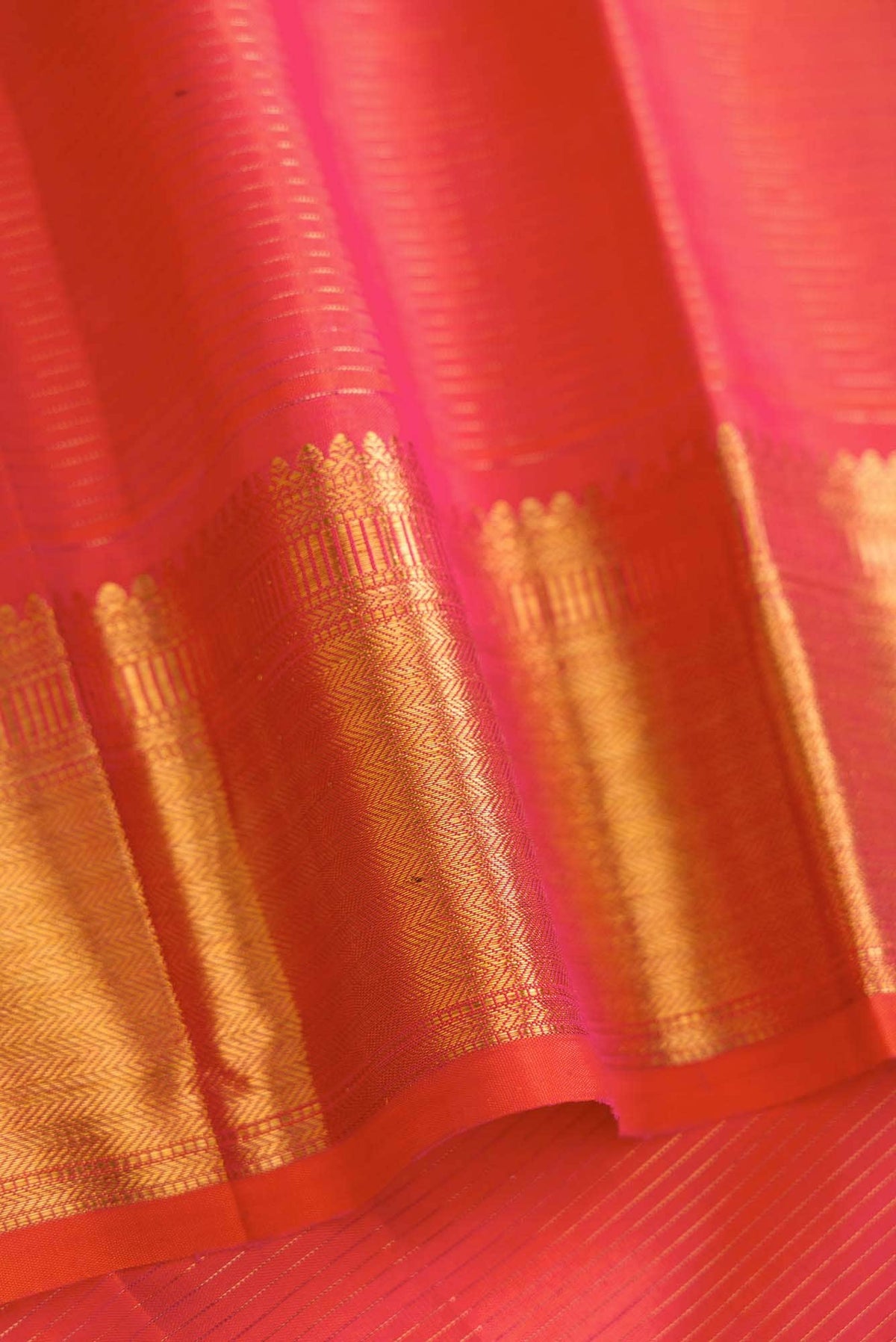 Magenta Dual Tone Kanjivaram Silk Saree